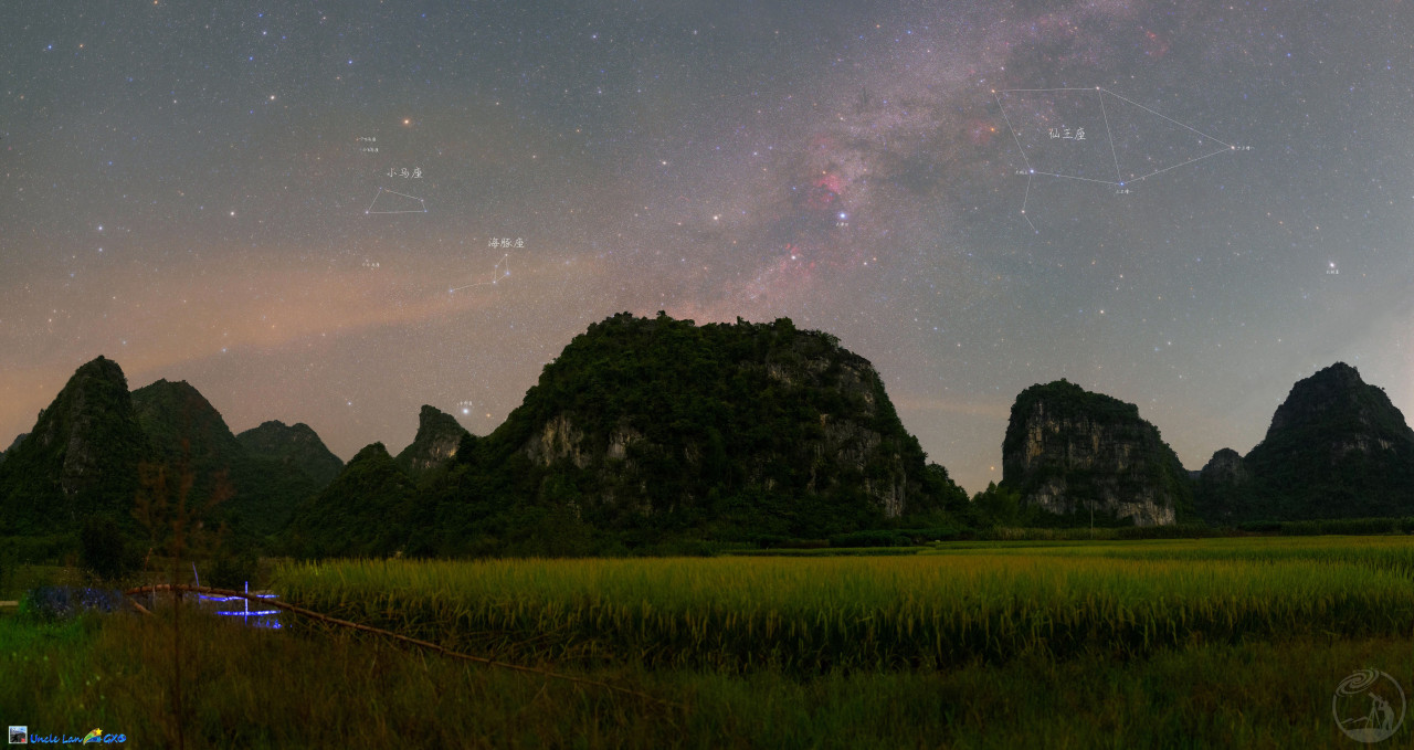 稻田上的美丽星空