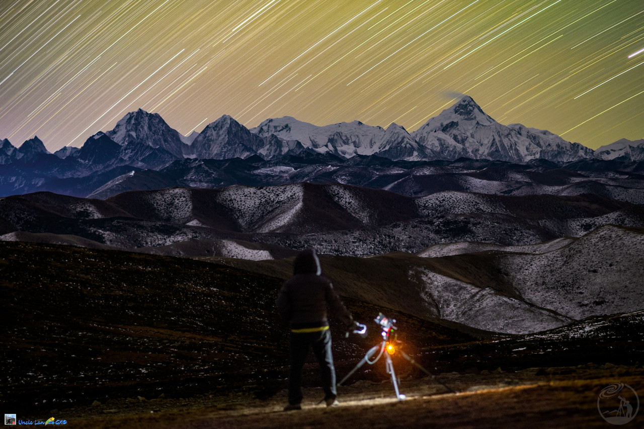 贡嘎雪山星轨