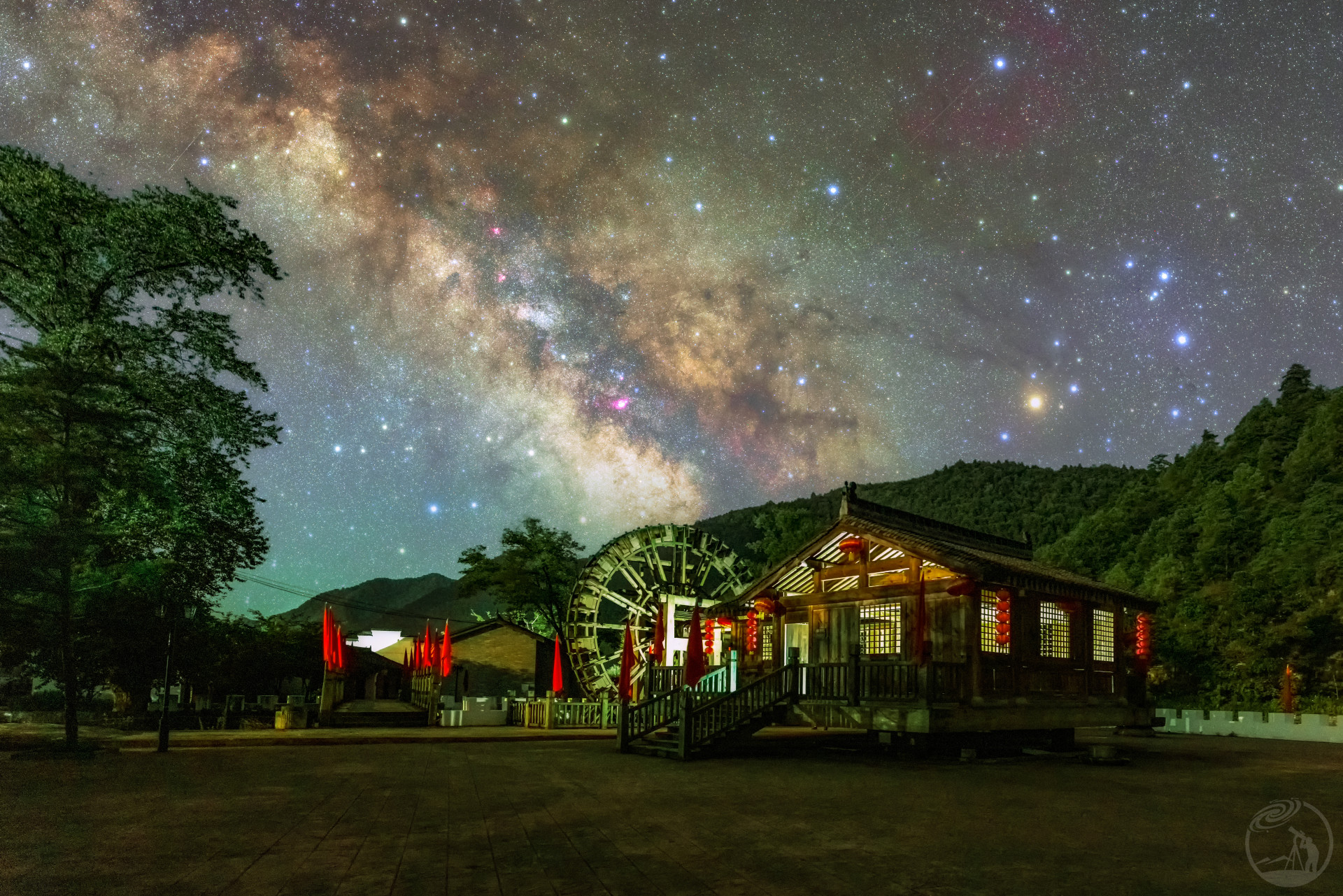 红色圣地耀繁星