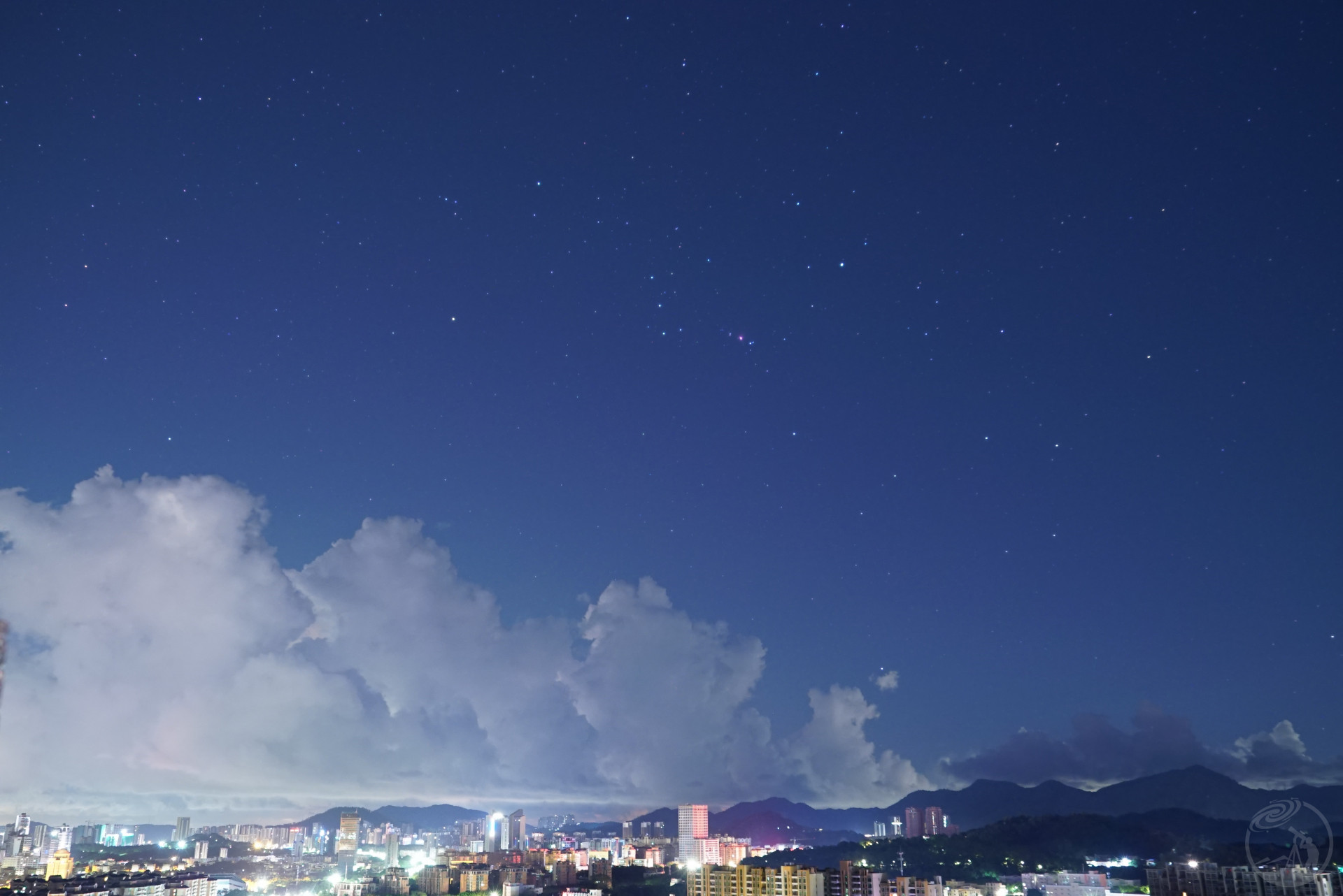 深夜猎户东升