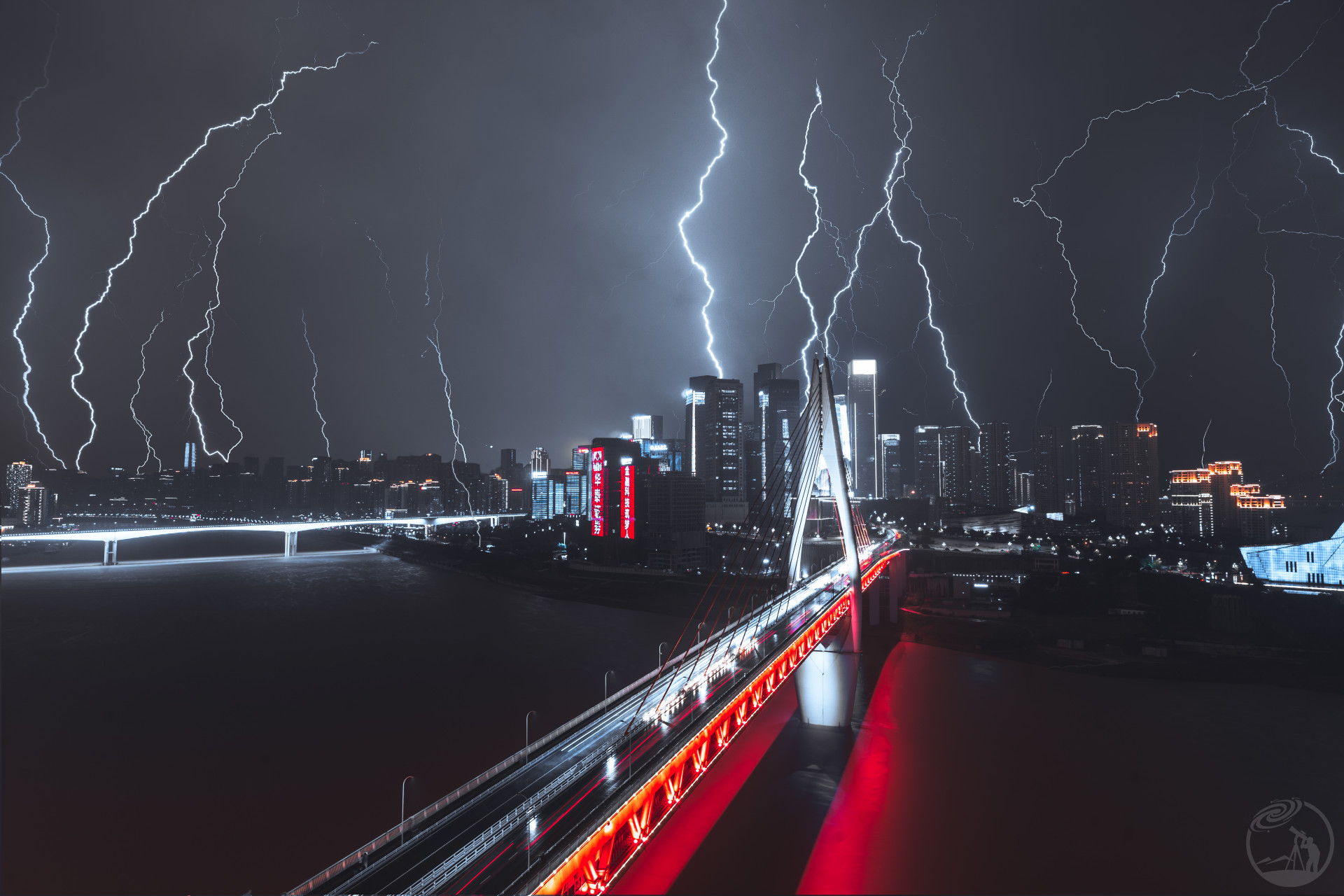 雷霆万钧