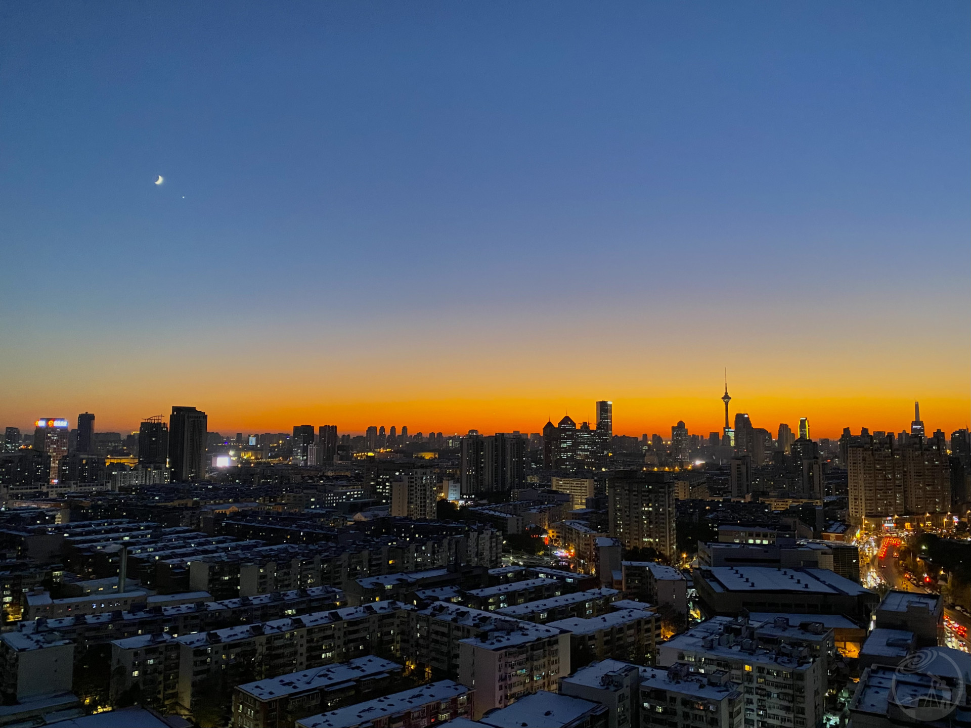 金星伴月