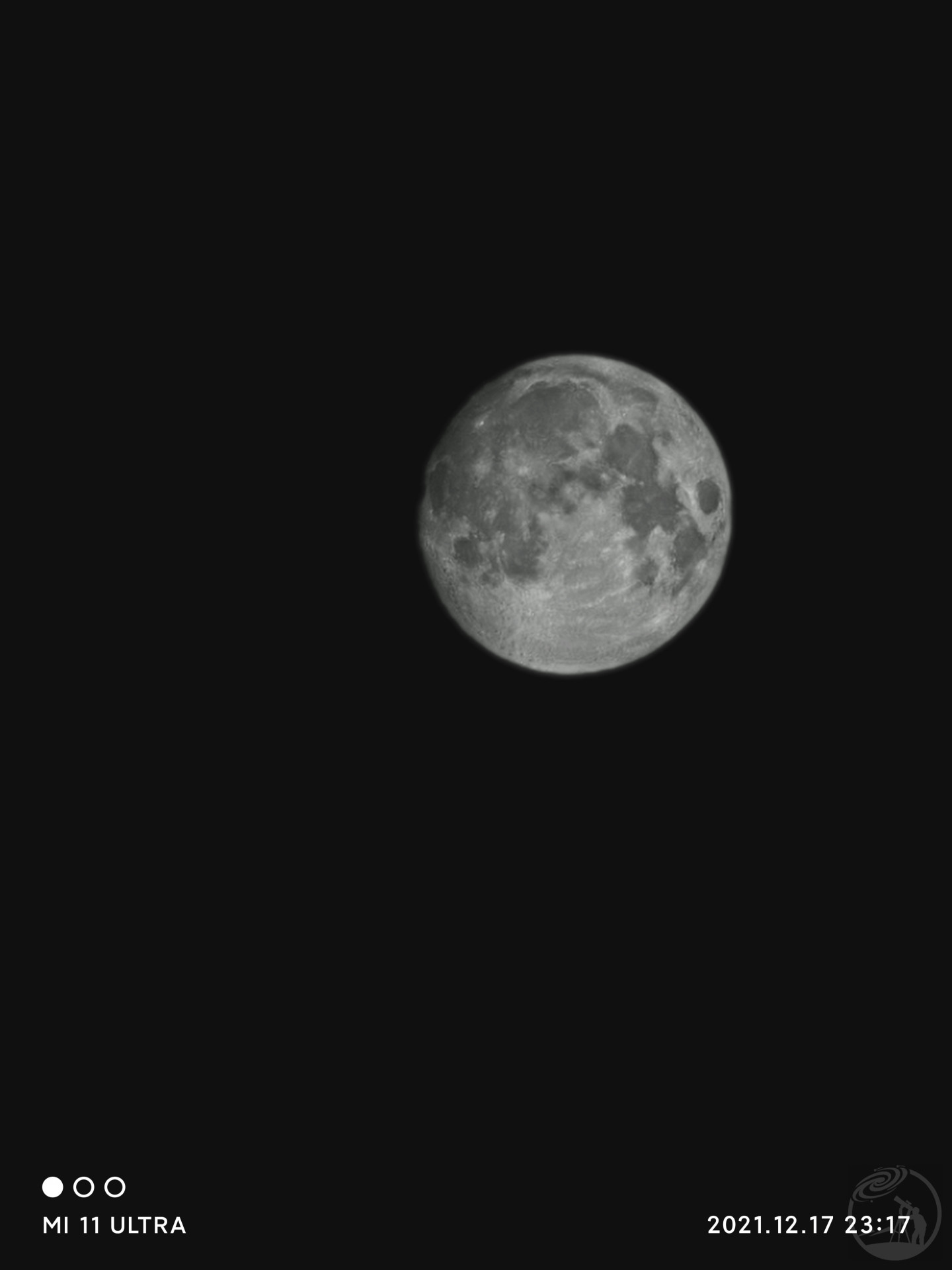 手机拍摄的月亮🌙 