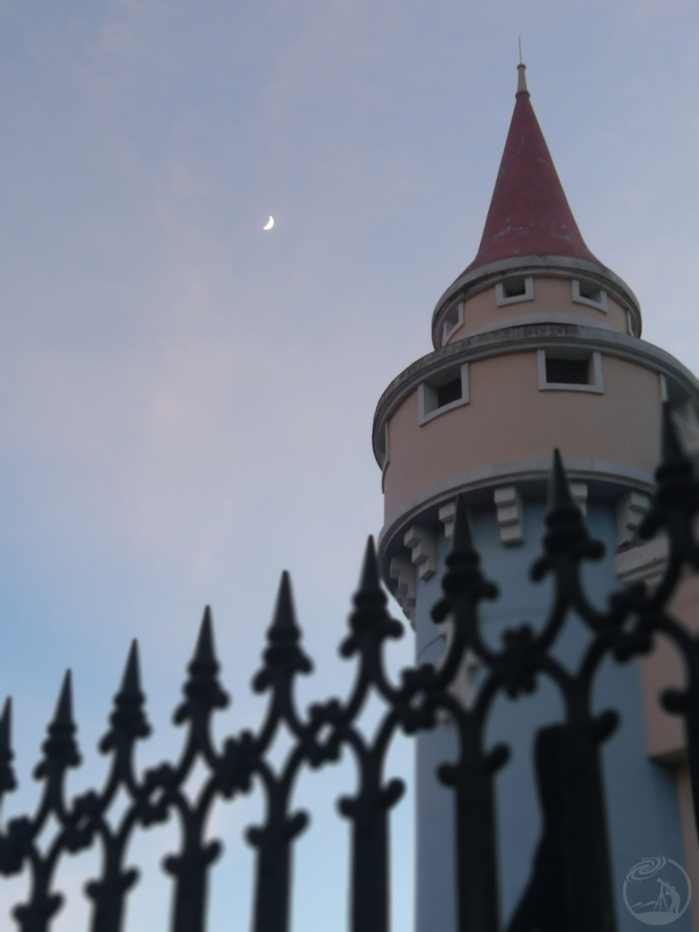 城堡上的月亮