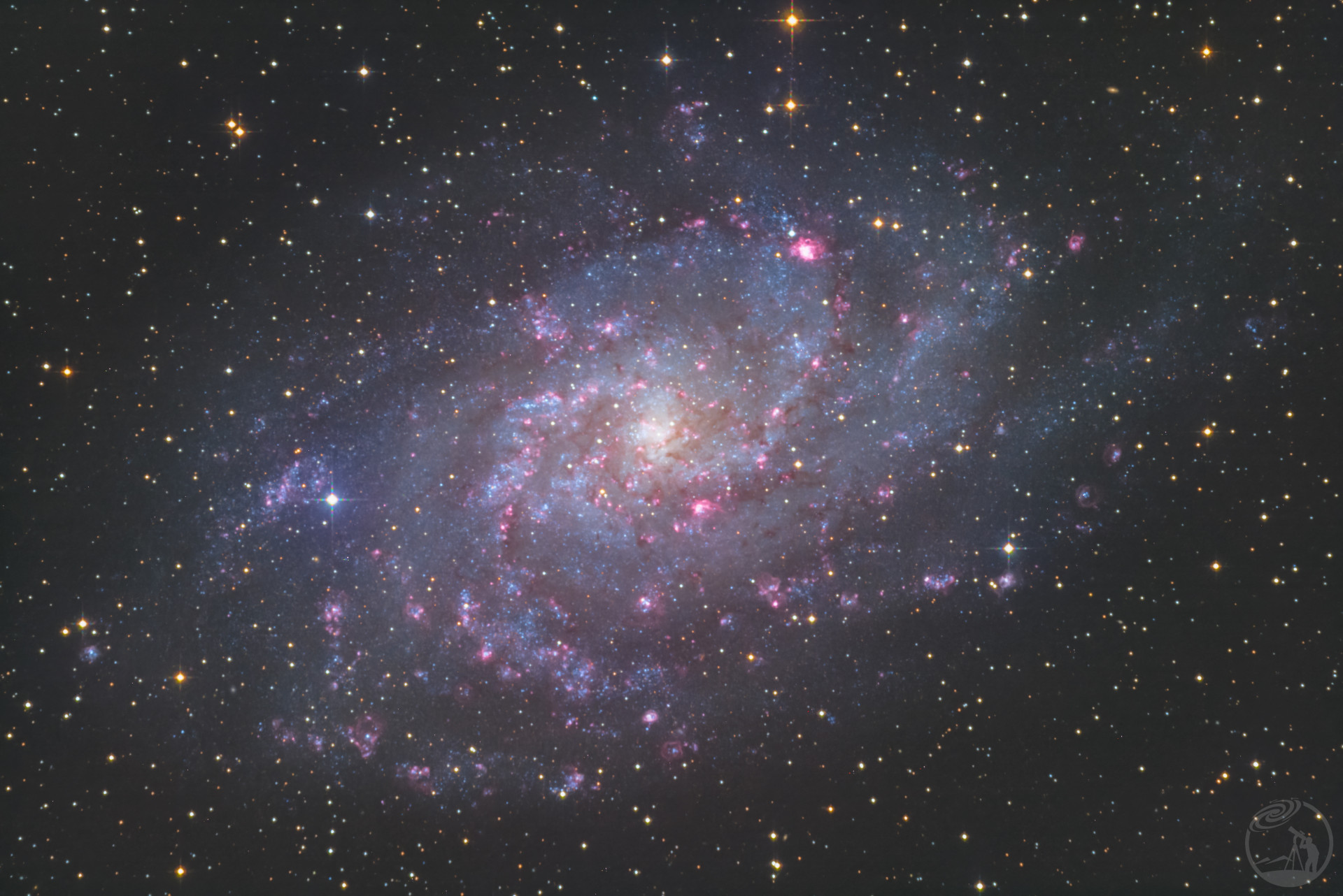 M33三角座星系