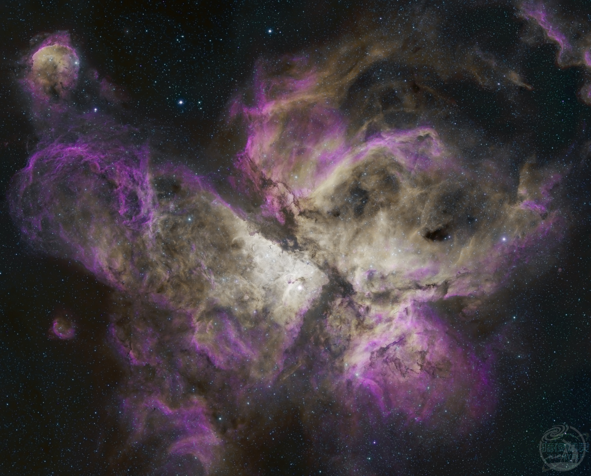 HOS色系的船底座大星云