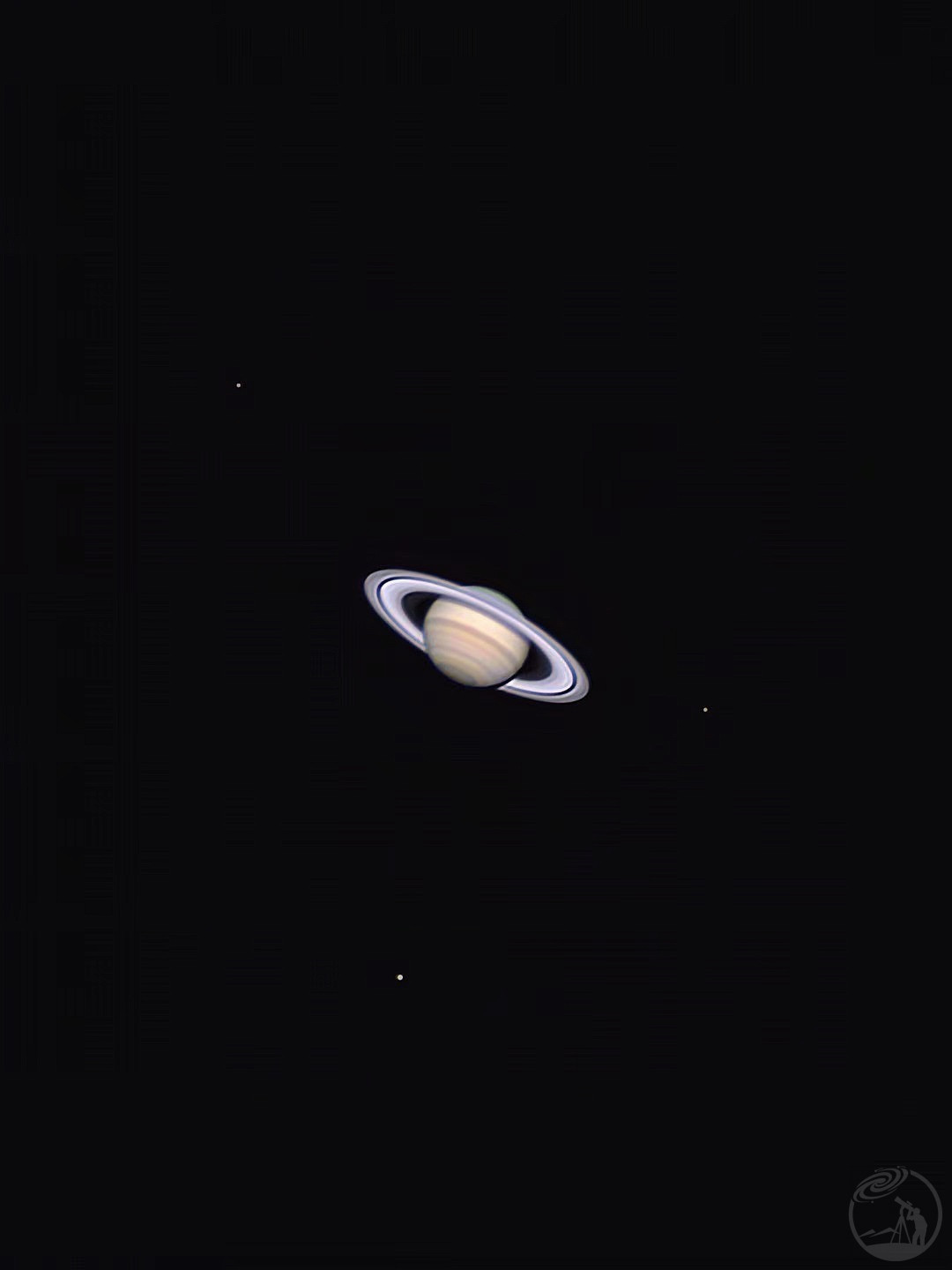 土星与卫星共舞