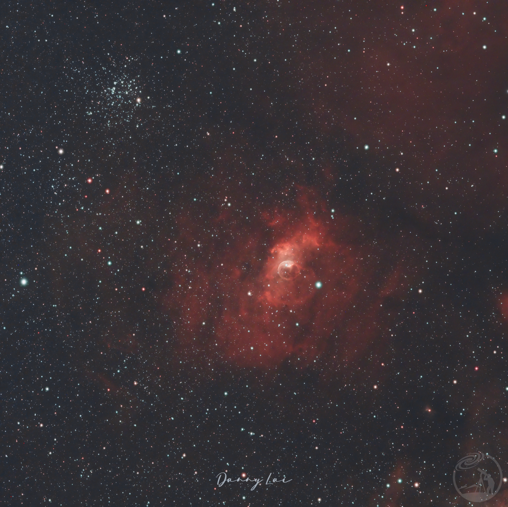 小小气泡 ngc7635