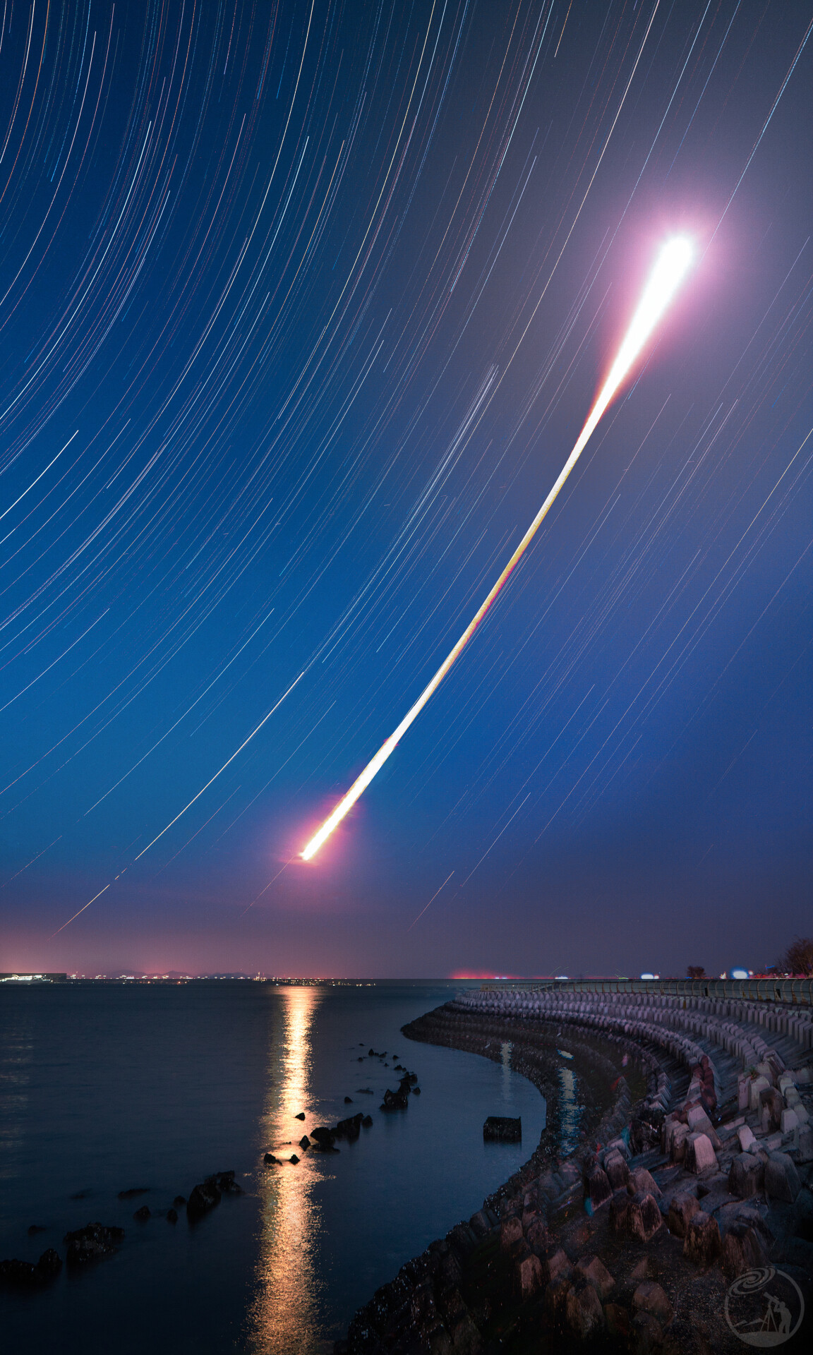 星轨与大海 月全食全轨迹 