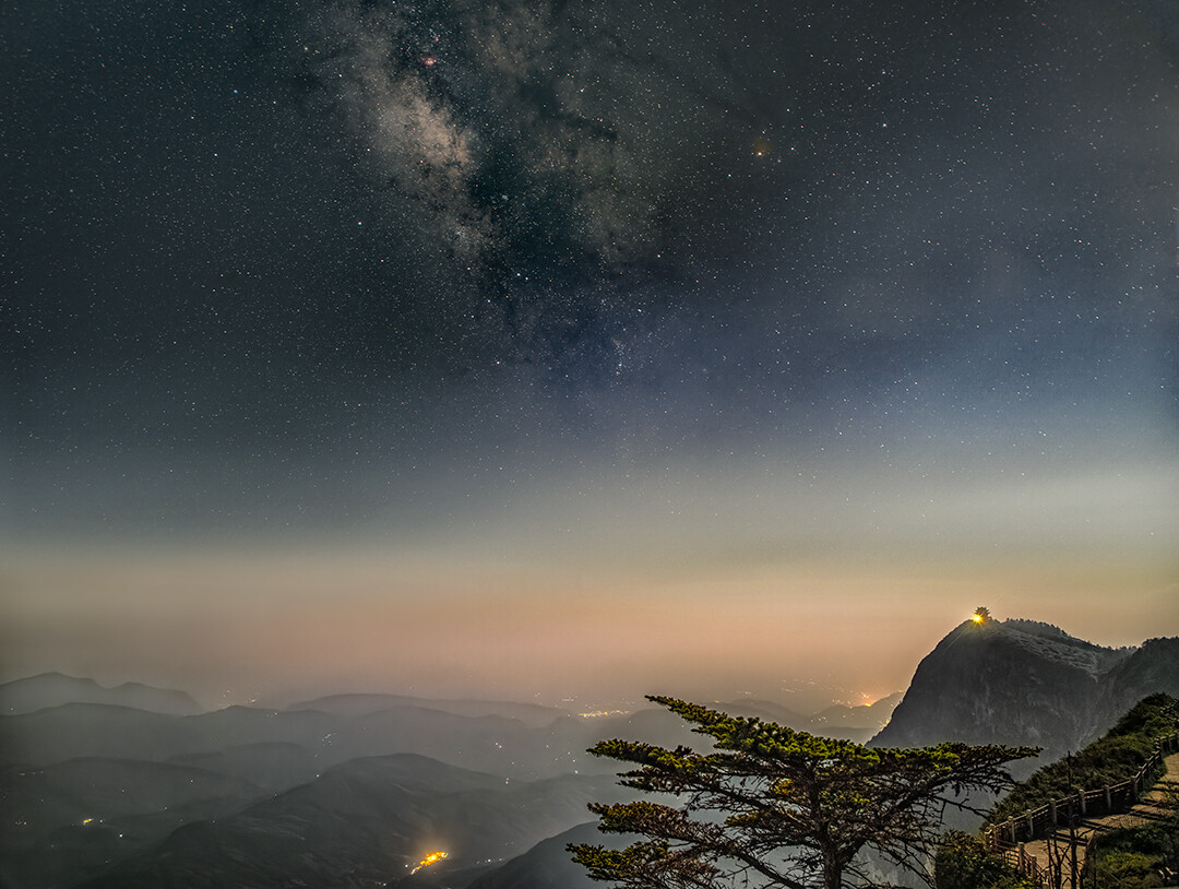 峨眉山星空