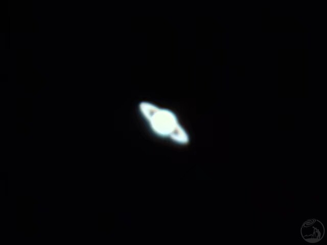 第一次拍到的土星