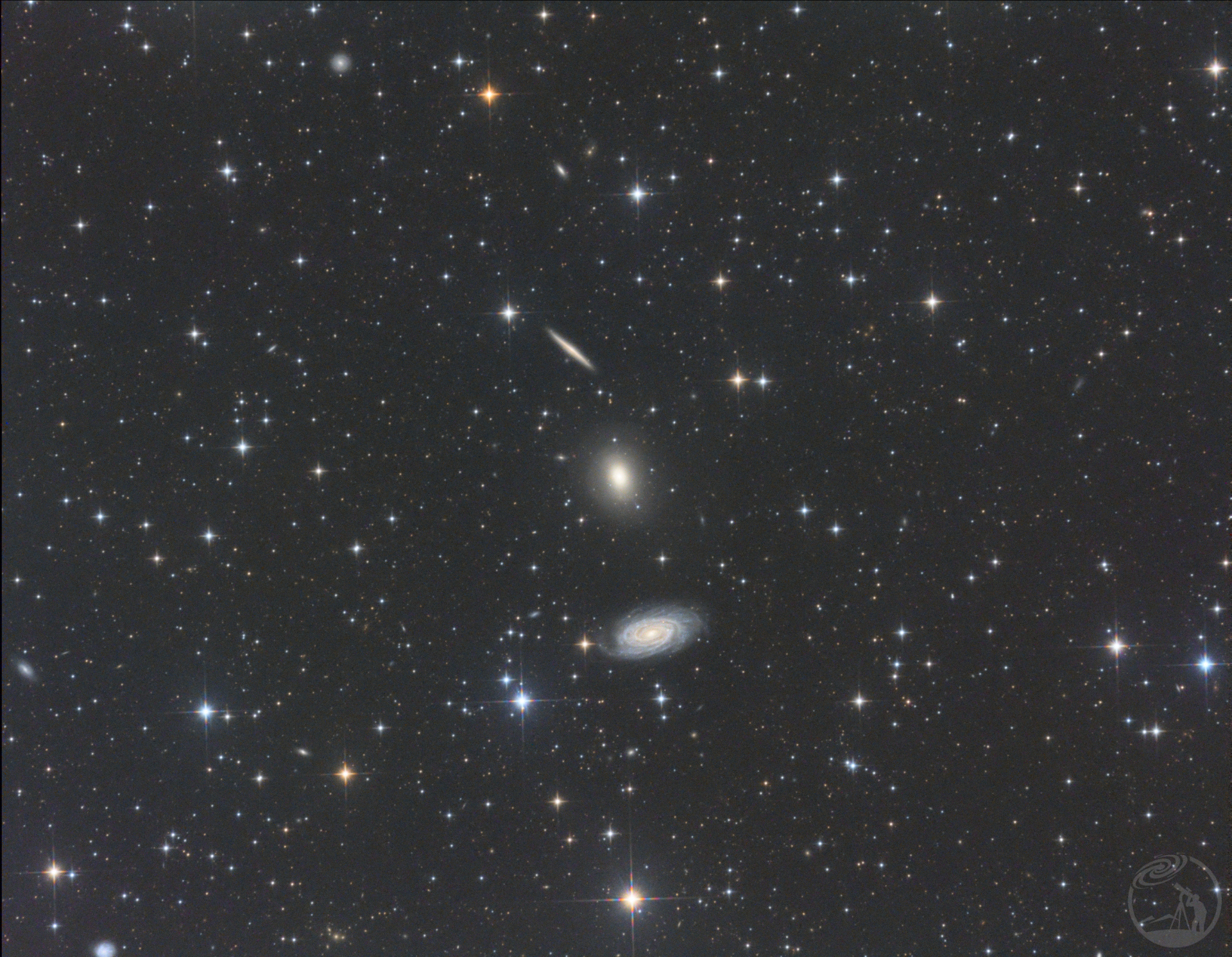 NGC5982为中心的天龙座三重星系