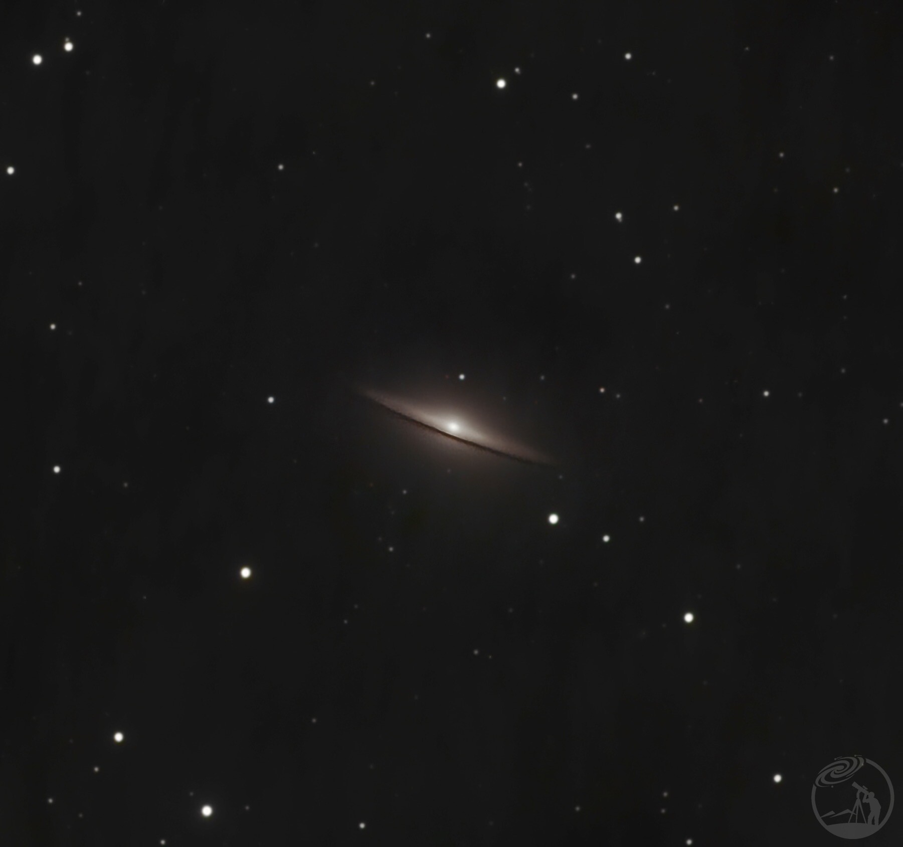 市中心M104草帽星系