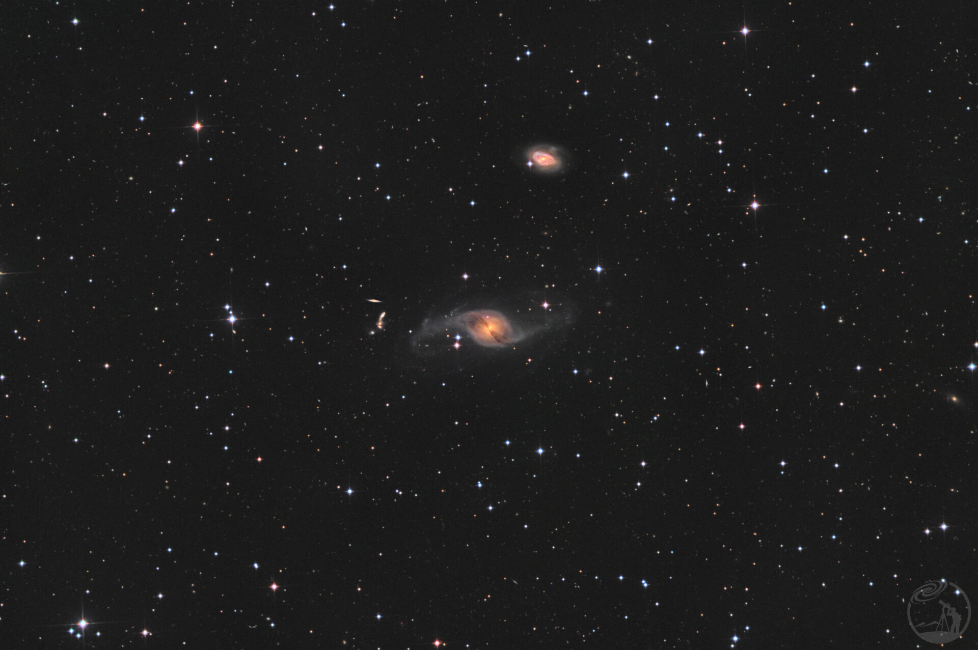 NGC3718，全天第一大极环星系