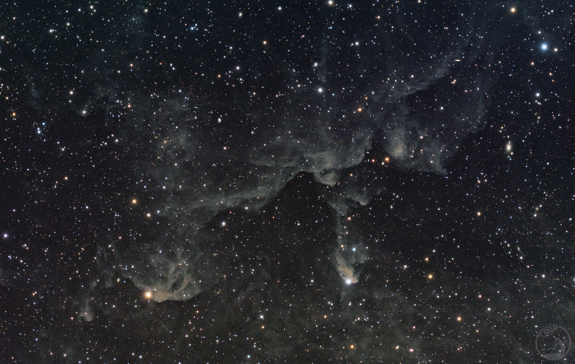 UGC4260前的共耀星云