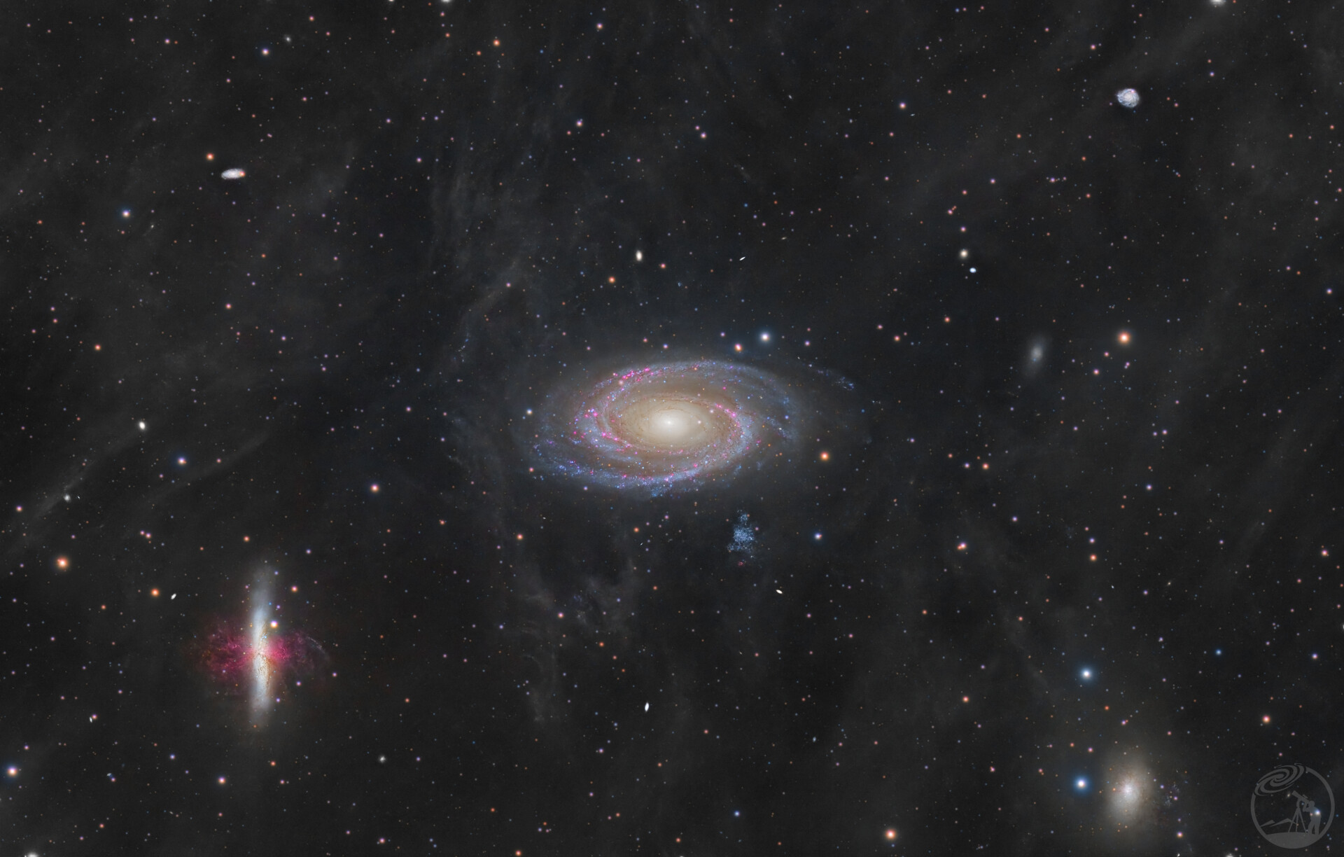 M81 82