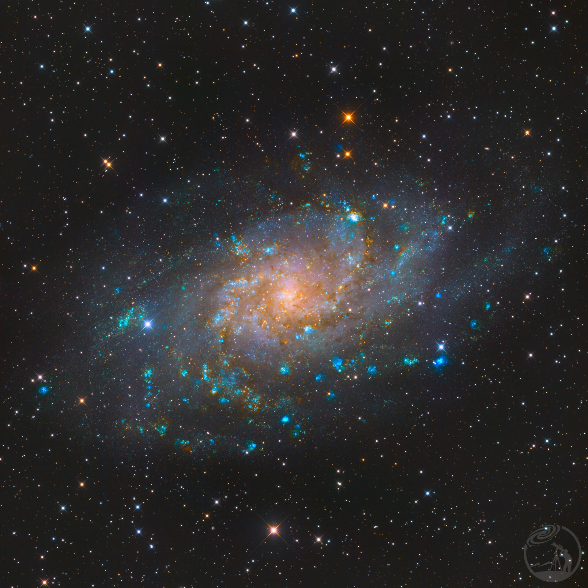 M33 三角座大星系（SHO混合LRGB）