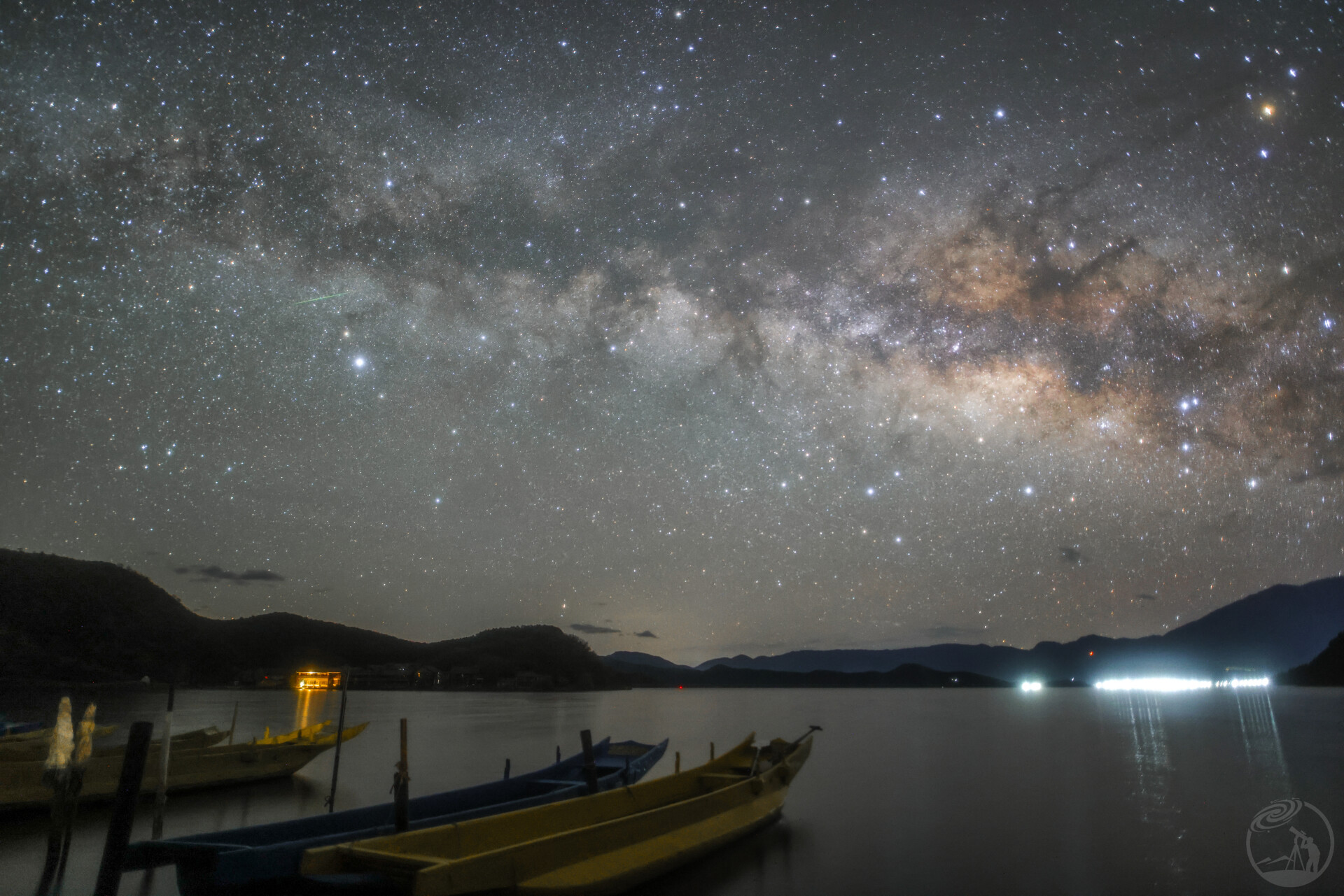 在泸沽湖，看到了满船星河