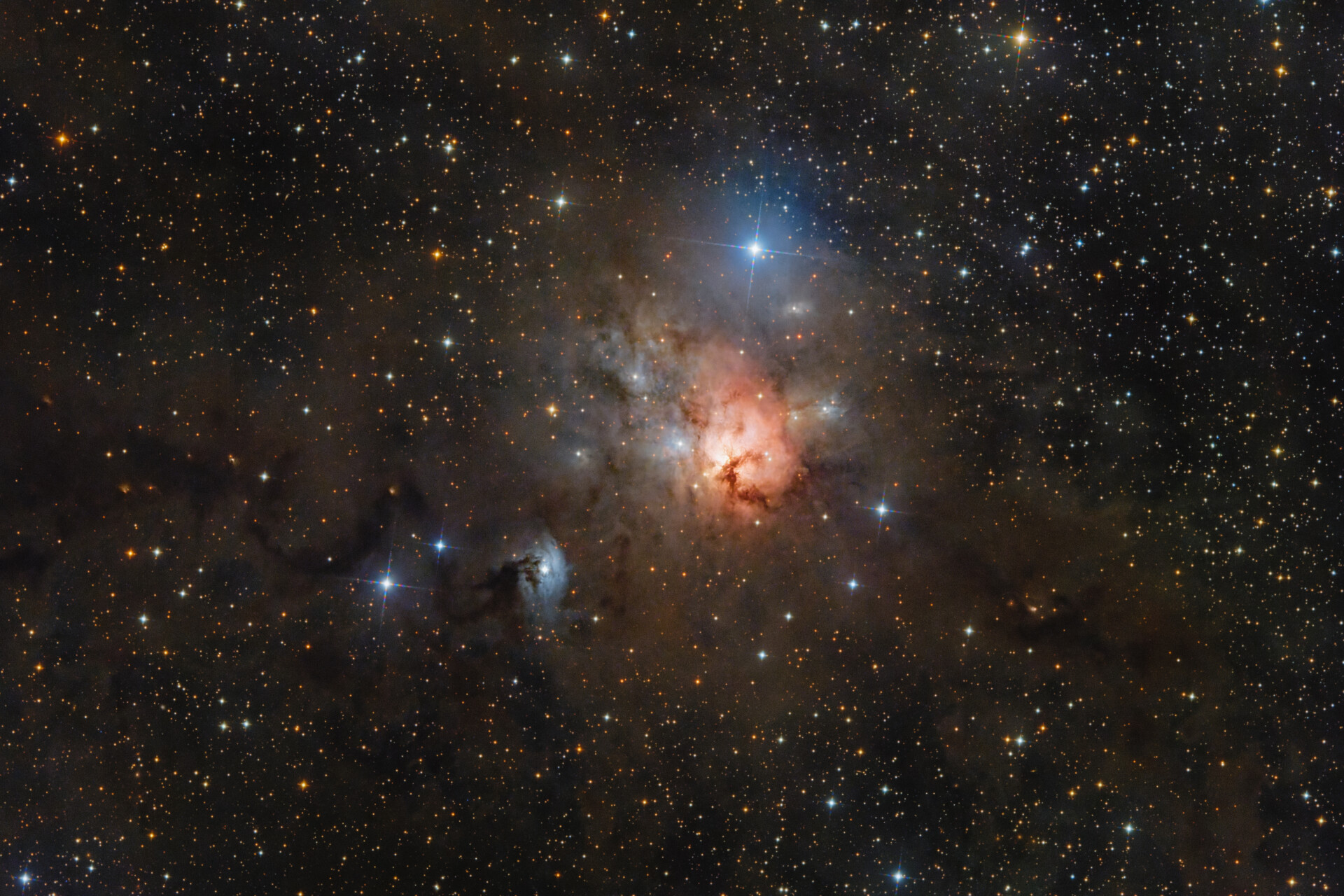 NGC1579北三裂星云
