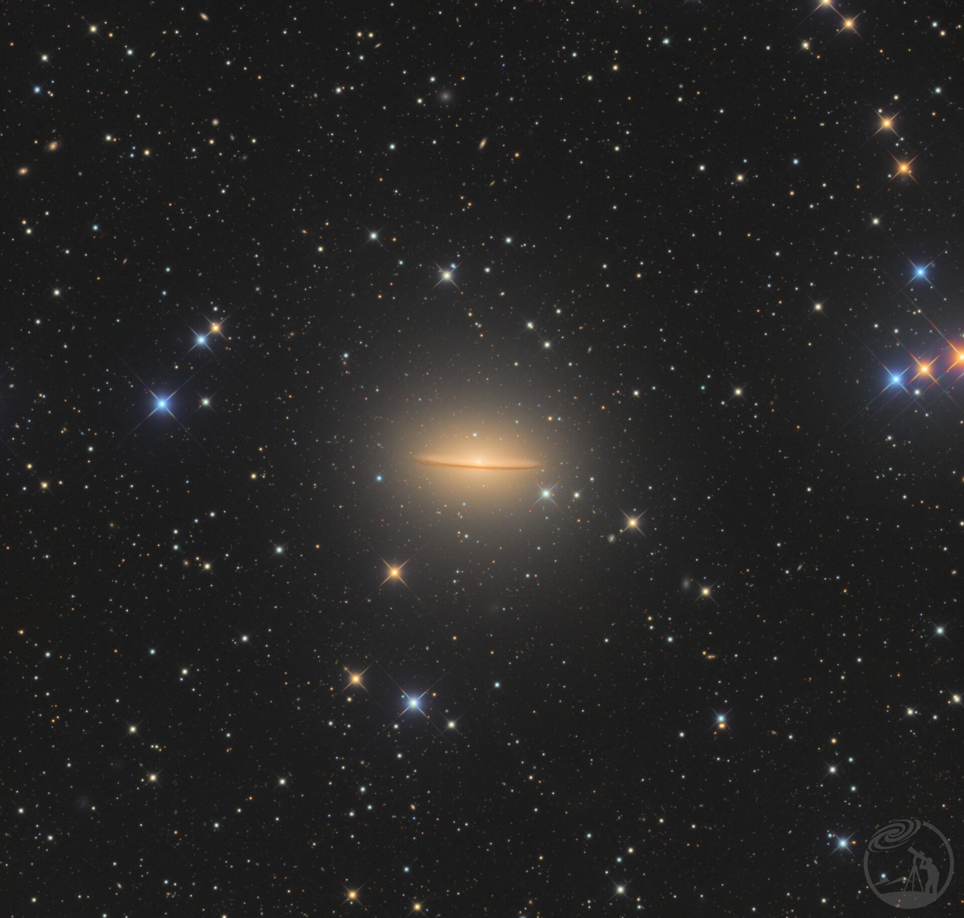 M104 草帽星系