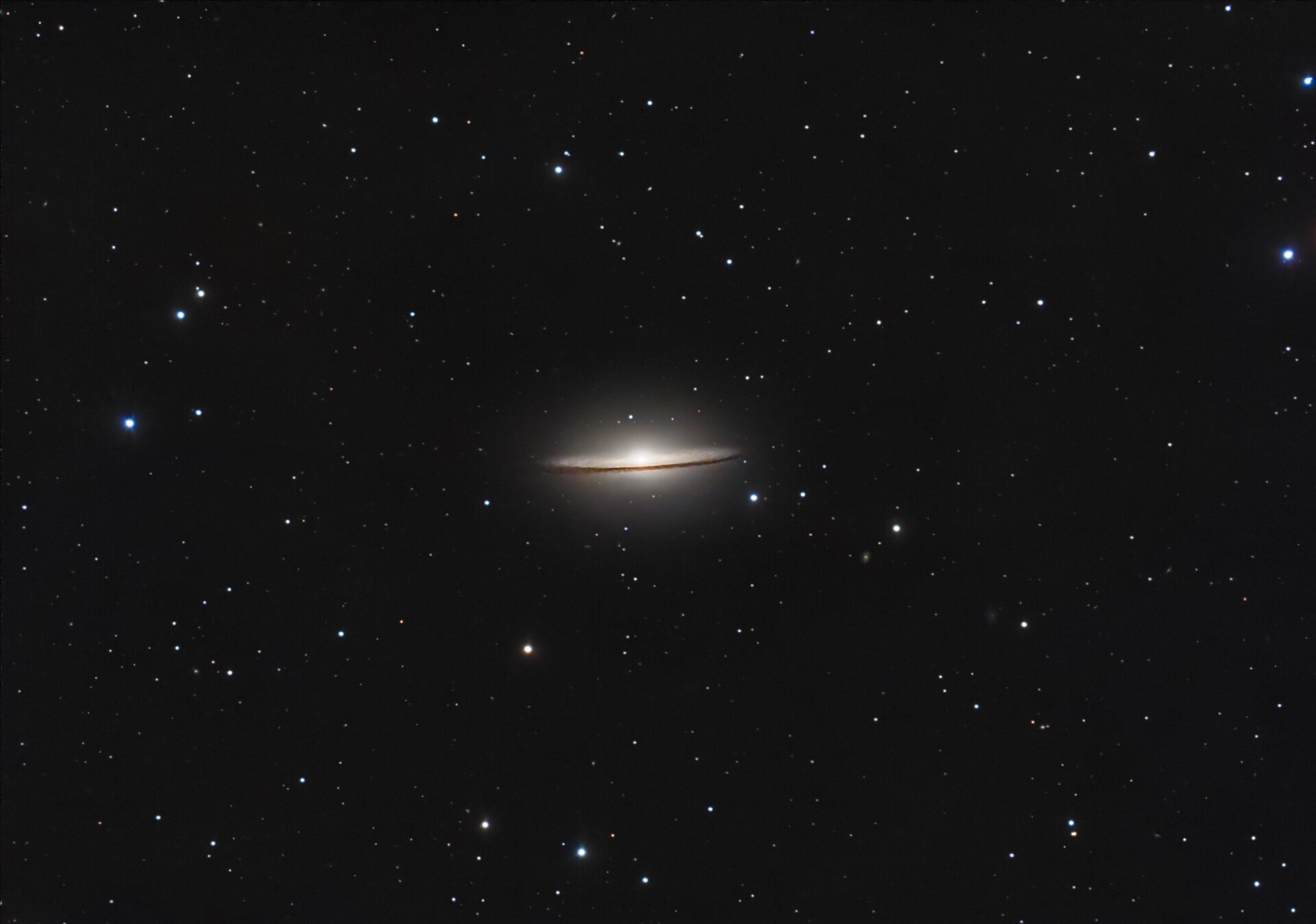 M104 草帽星系