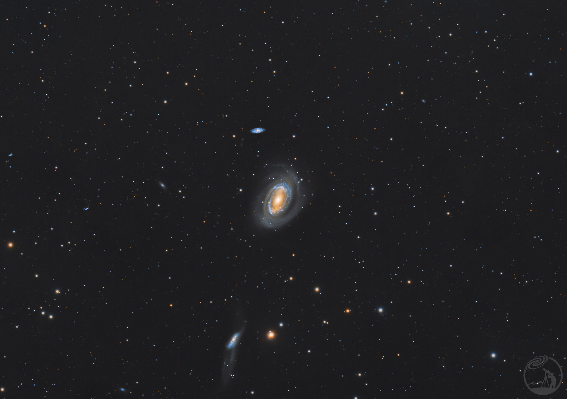 NGC4725