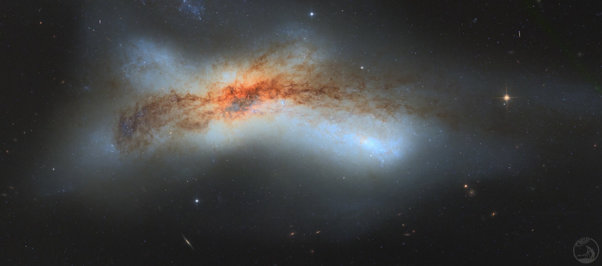 NGC520，蝴蝶结星系