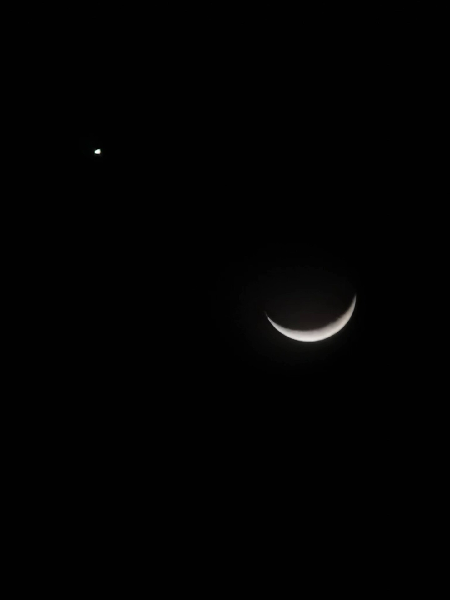 金星伴月