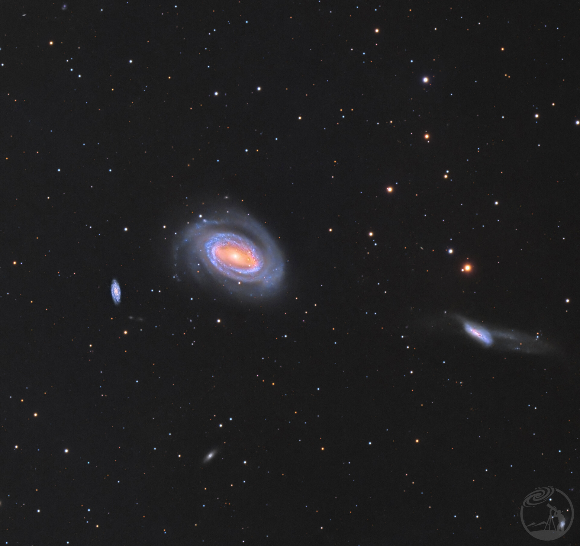 NGC4725