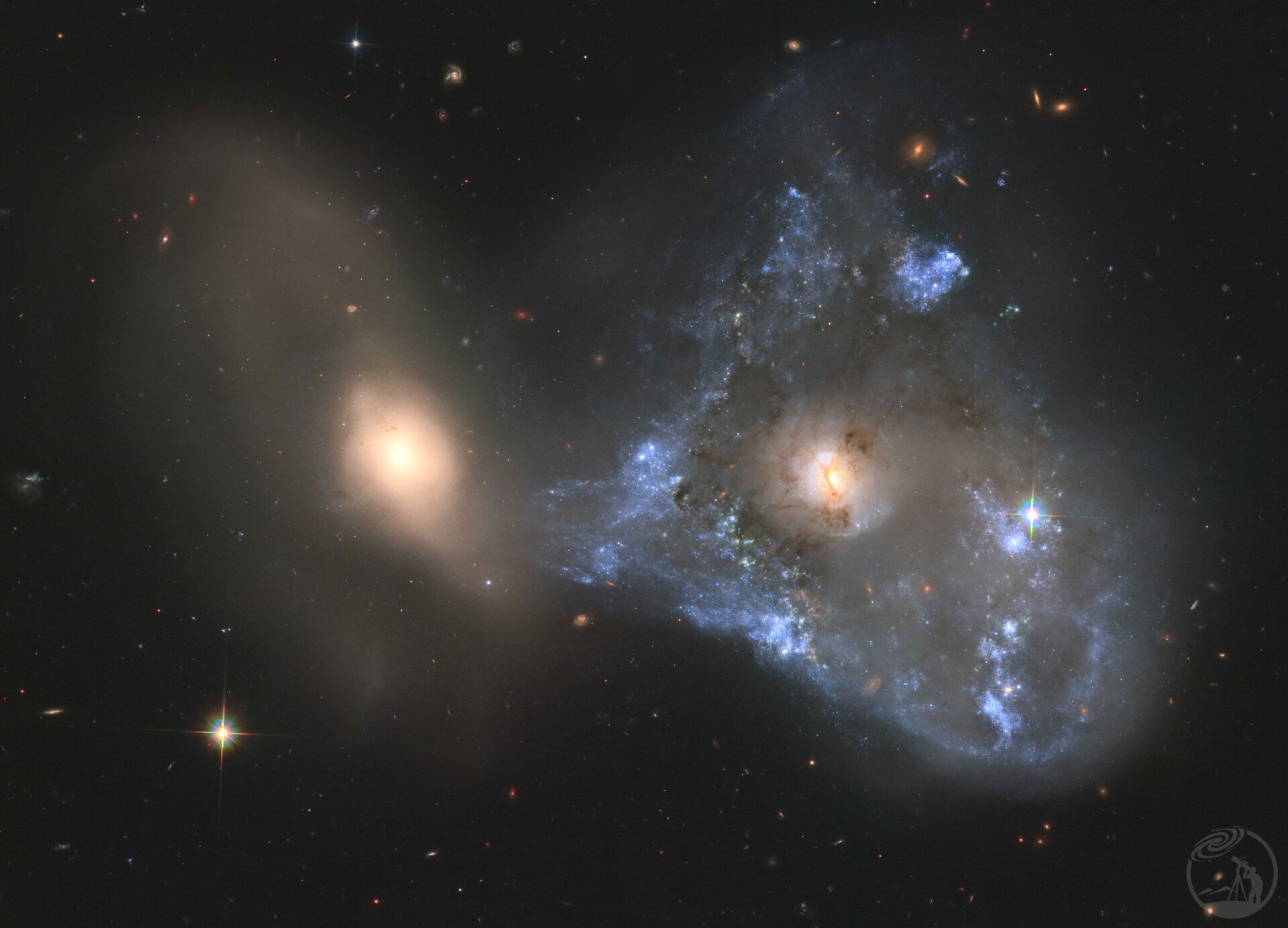 NGC2444牡蛎双星系