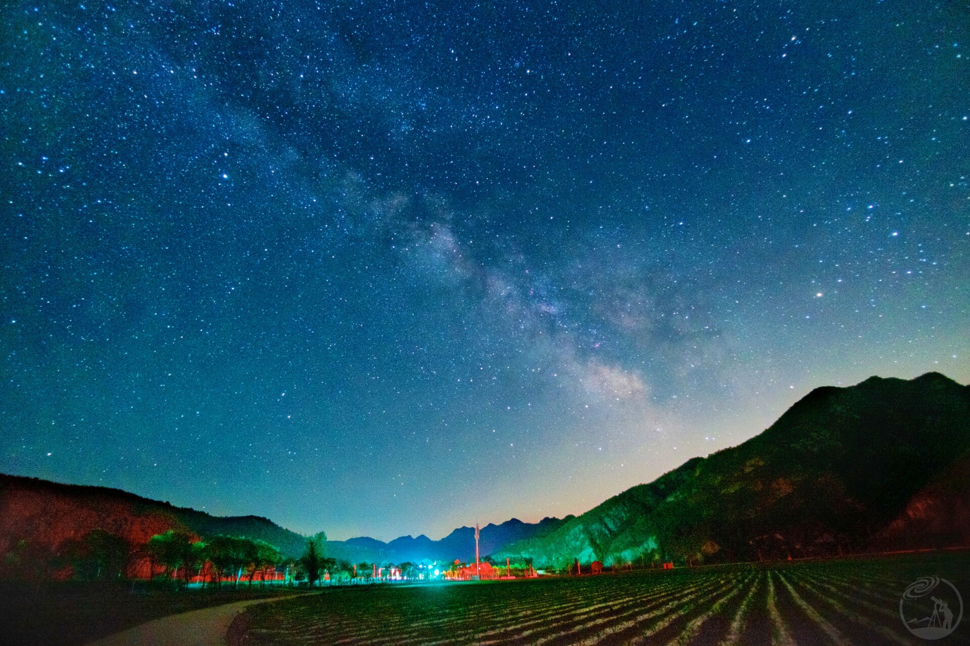 与你挽星河，与我坠星河