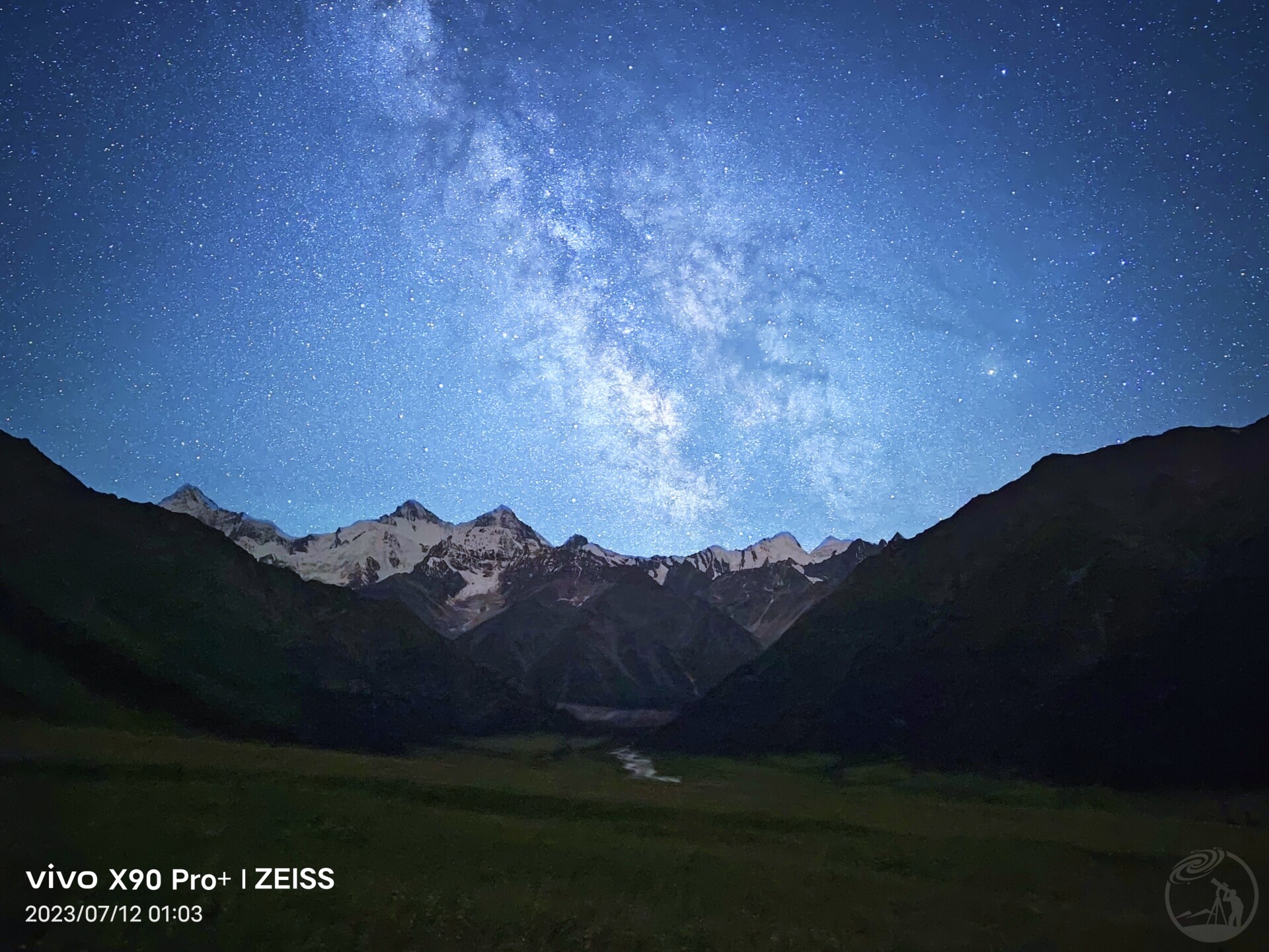 手机拍摄的夏塔古道星空