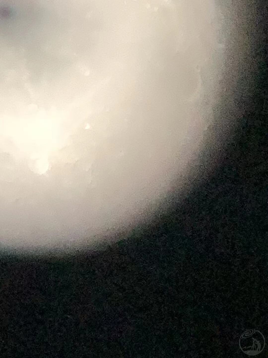 月球