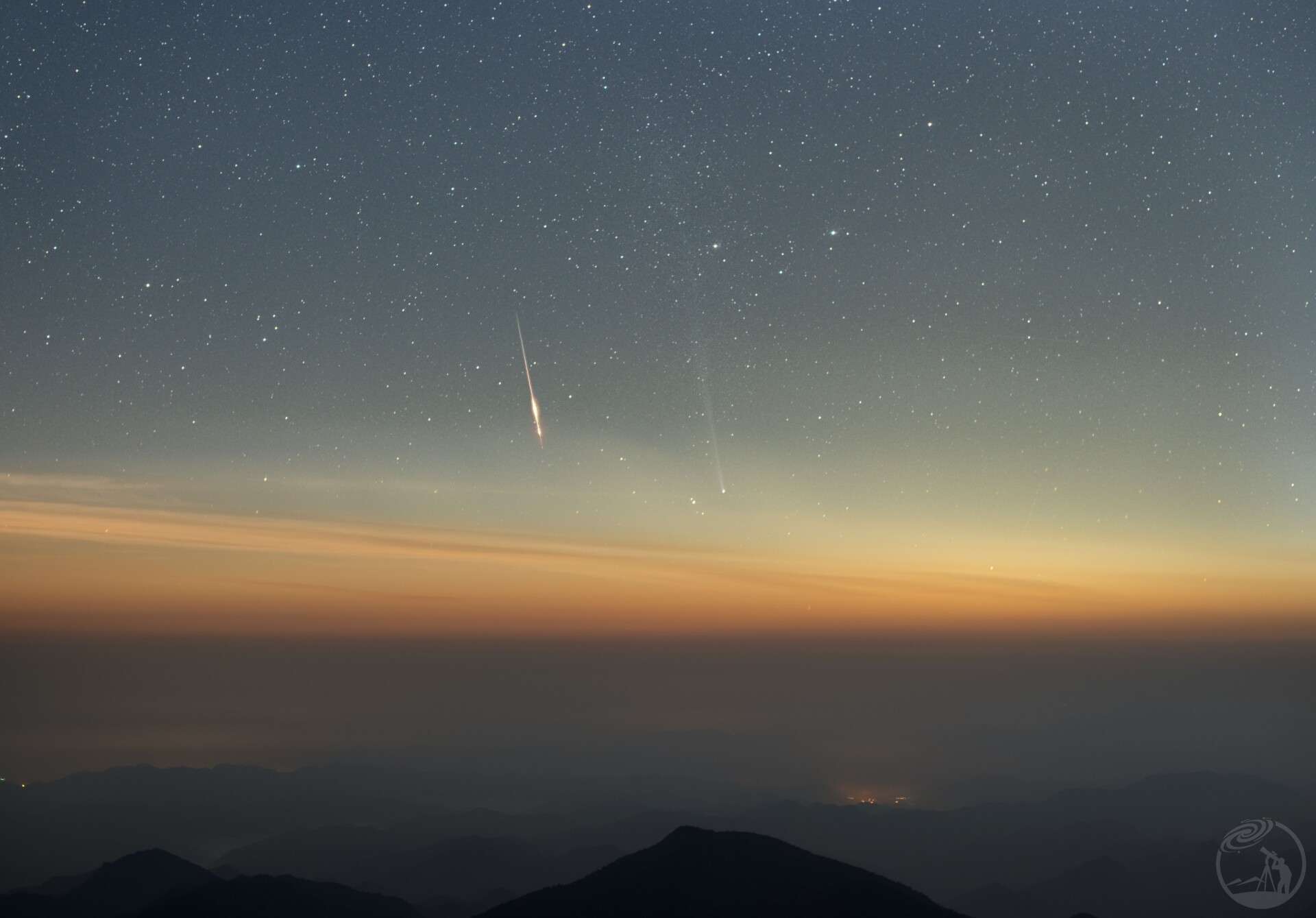 火流星与西村彗星同框