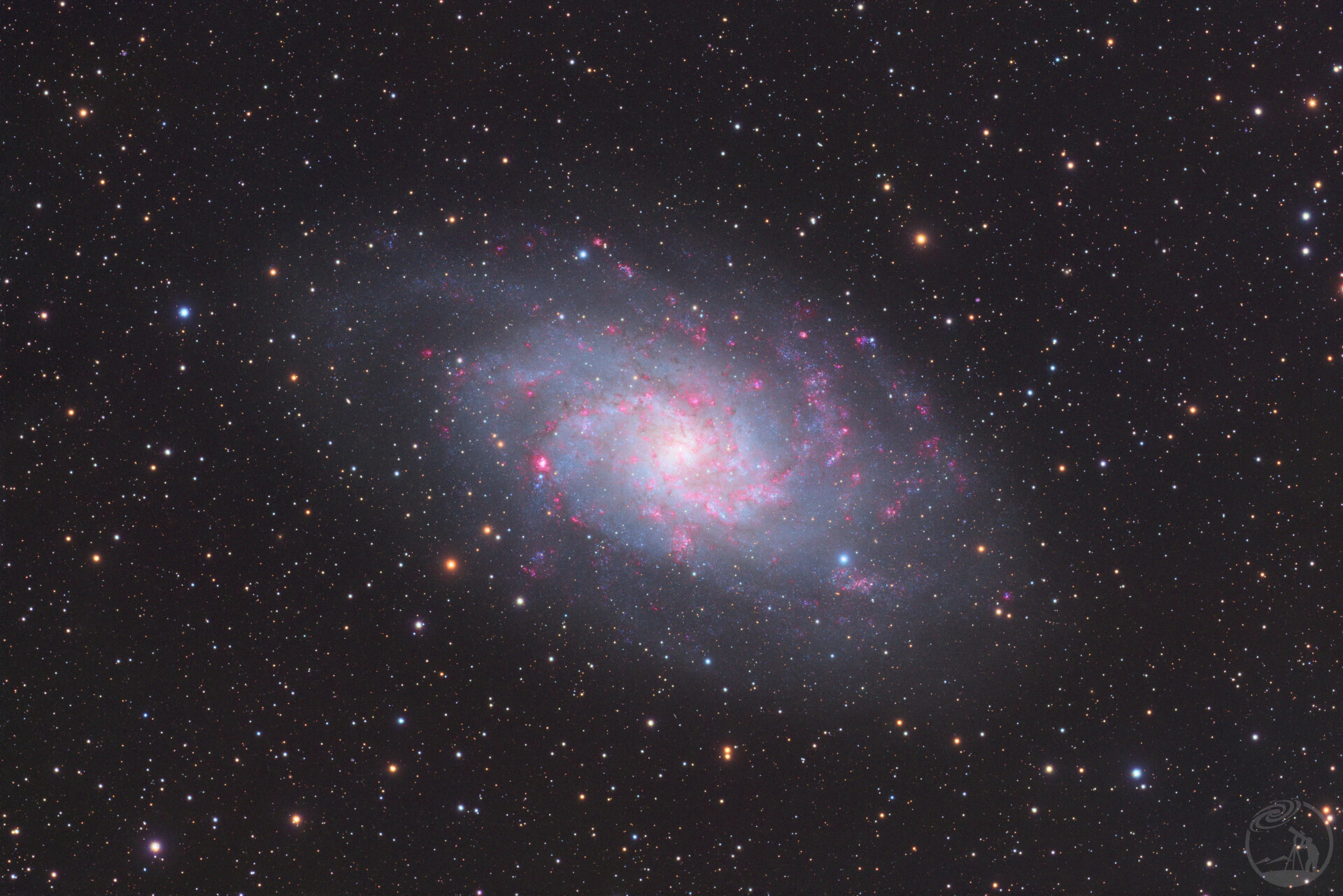 M33三角座星系