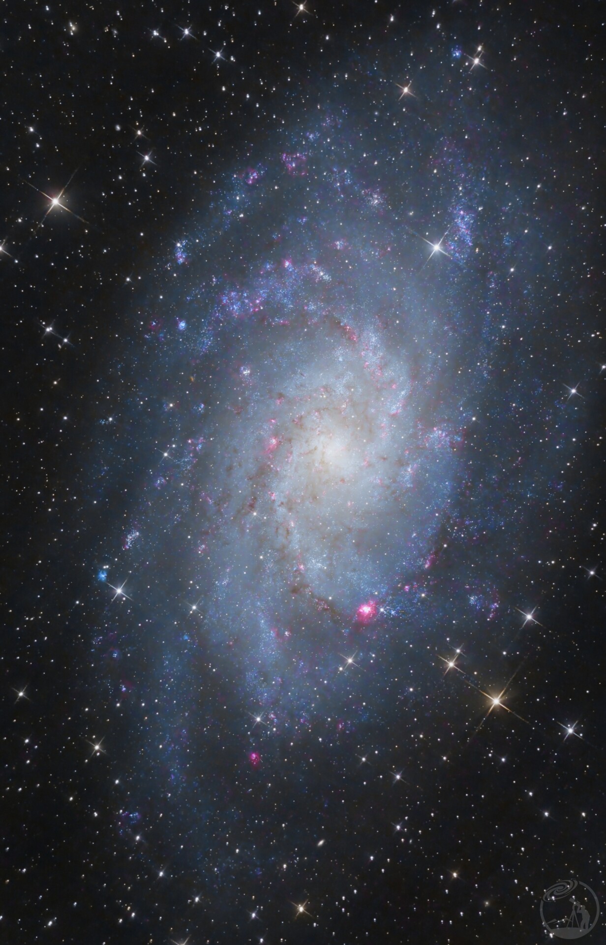  m33三角座星系