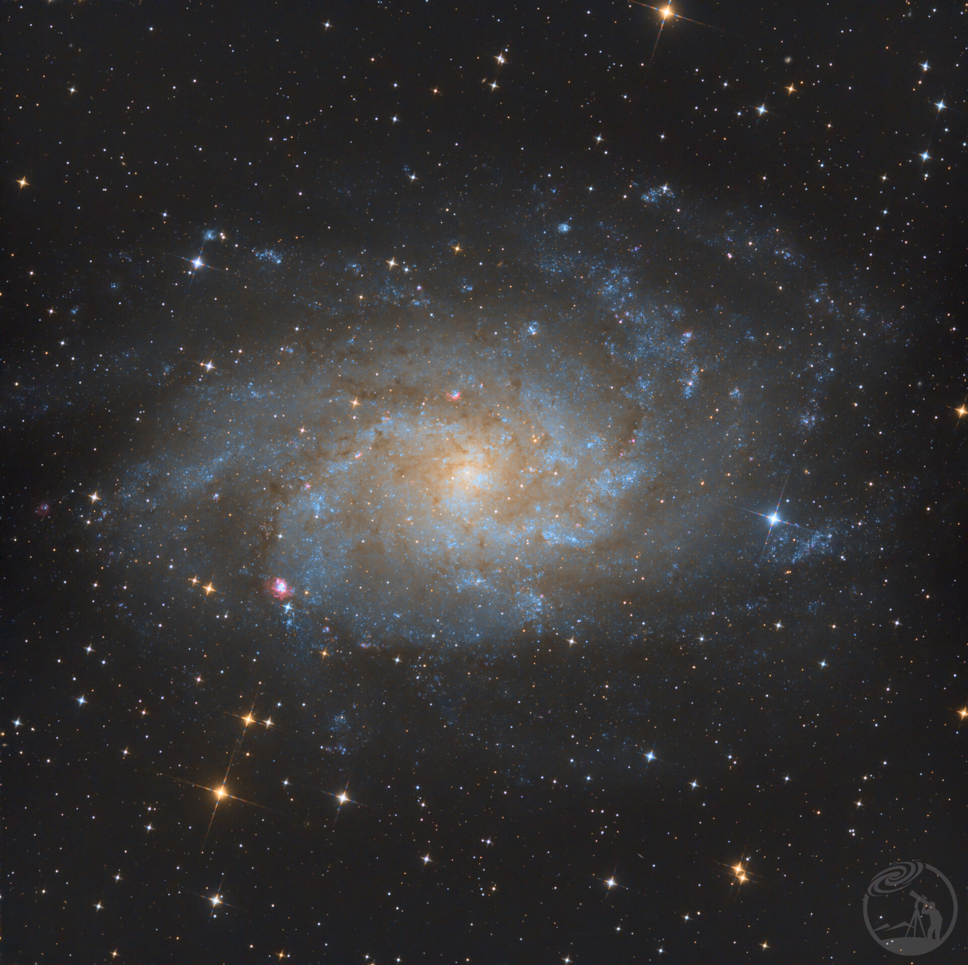 M33三角座星系