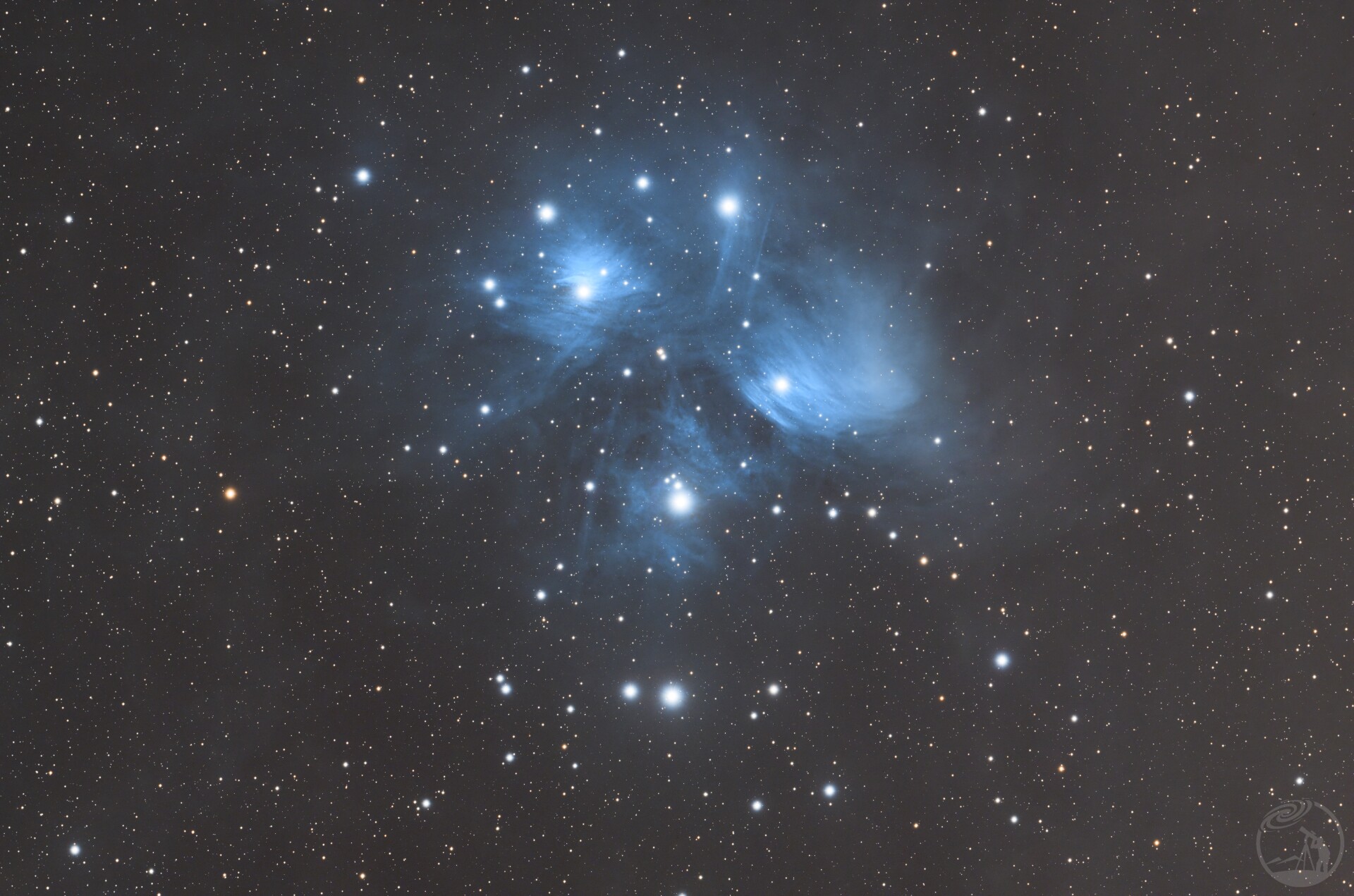 M45昴星团，梦幻的蓝色。