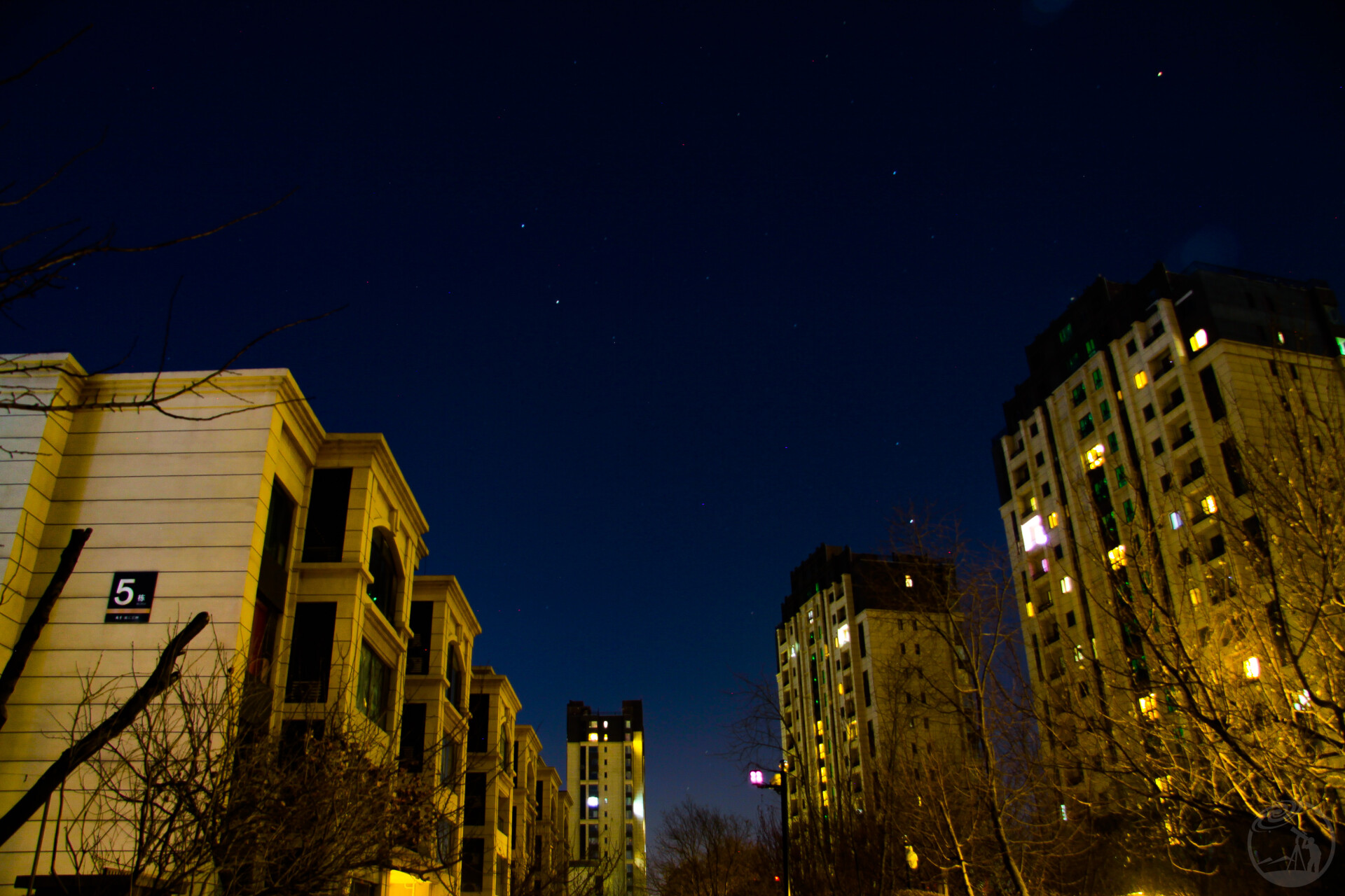 城市星野之东方的天空