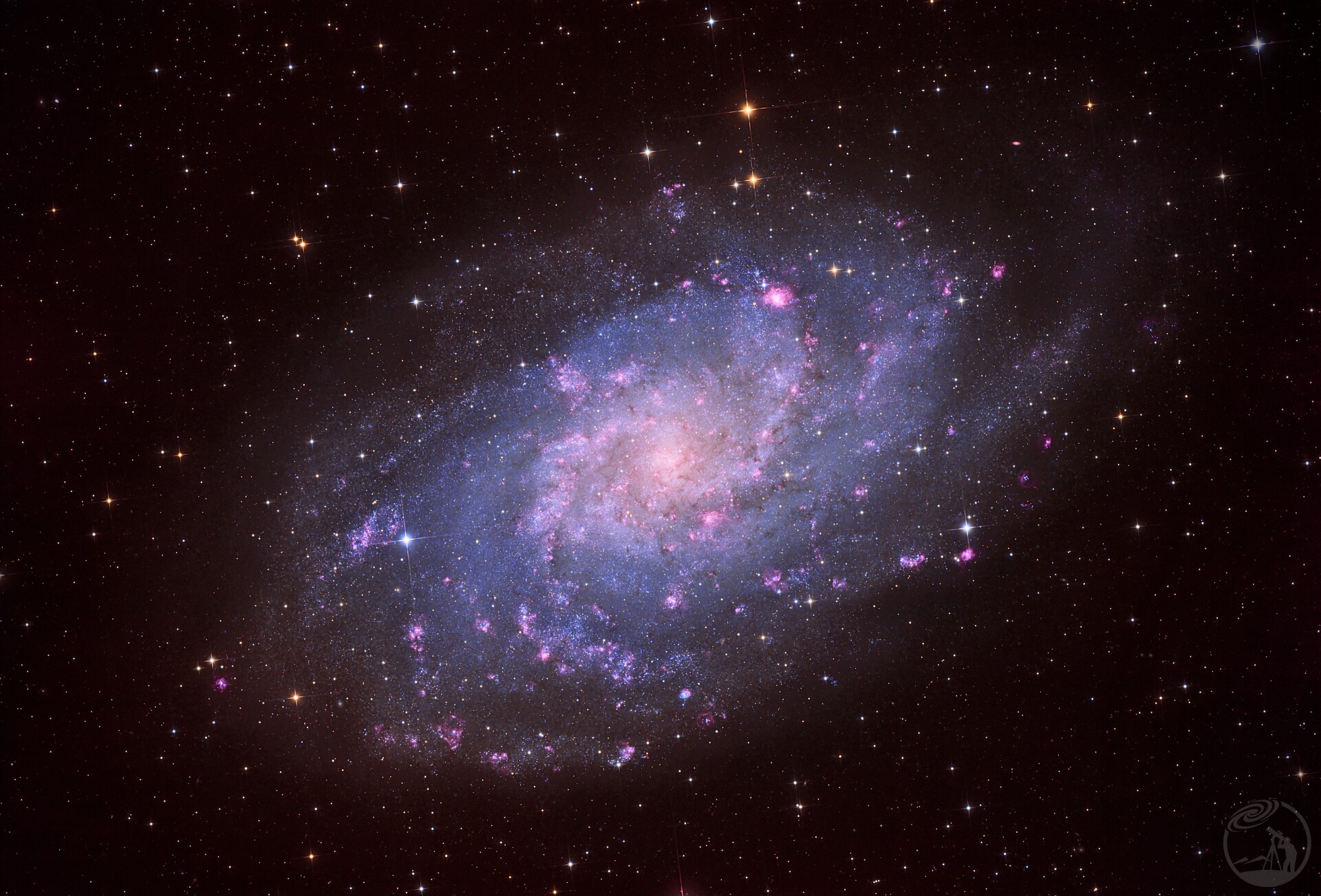 M33三角座星系