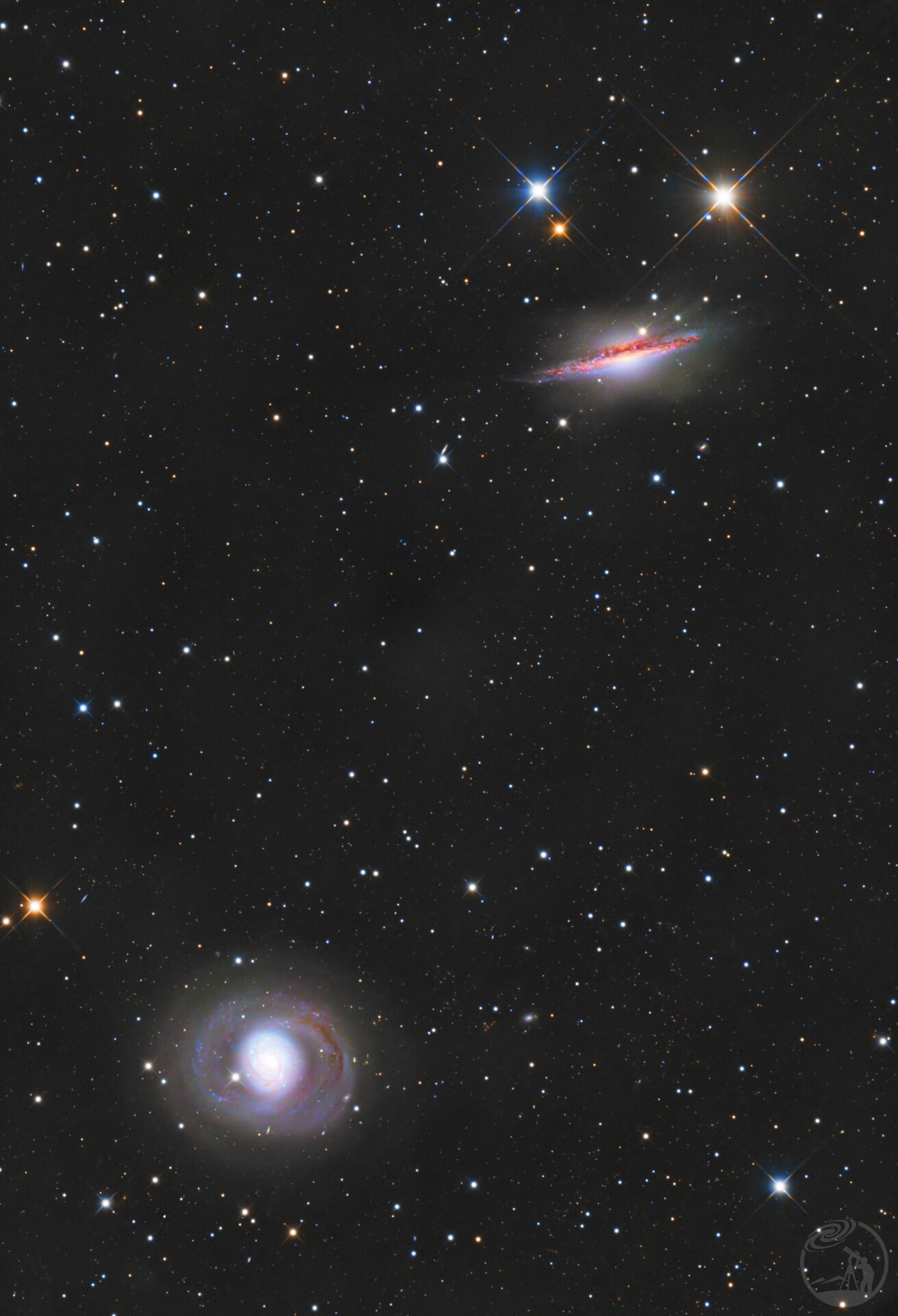 M77 与笑脸星系