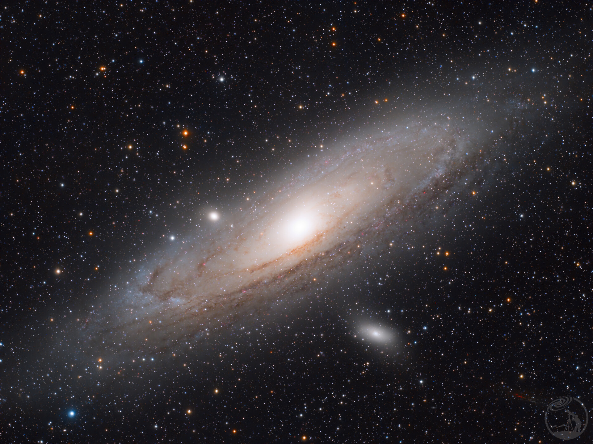 M31 右下方一丝是什么星云？原图中只有 R 通道明显