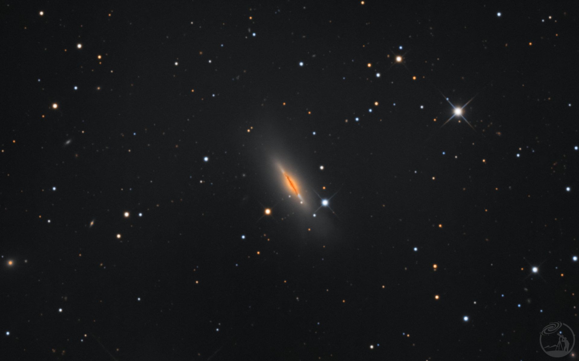 NGC5866纺锤星系