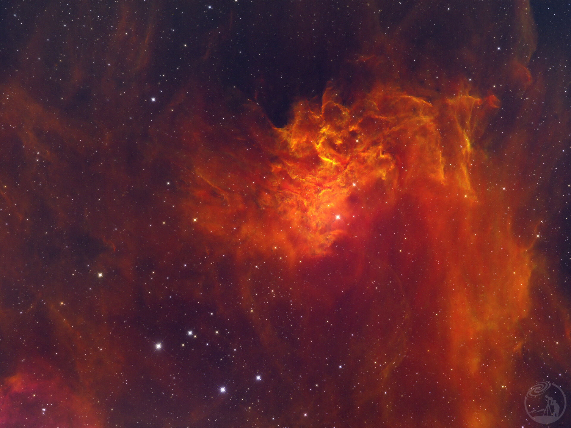 宇宙中灼烧的火焰星云（IC405）