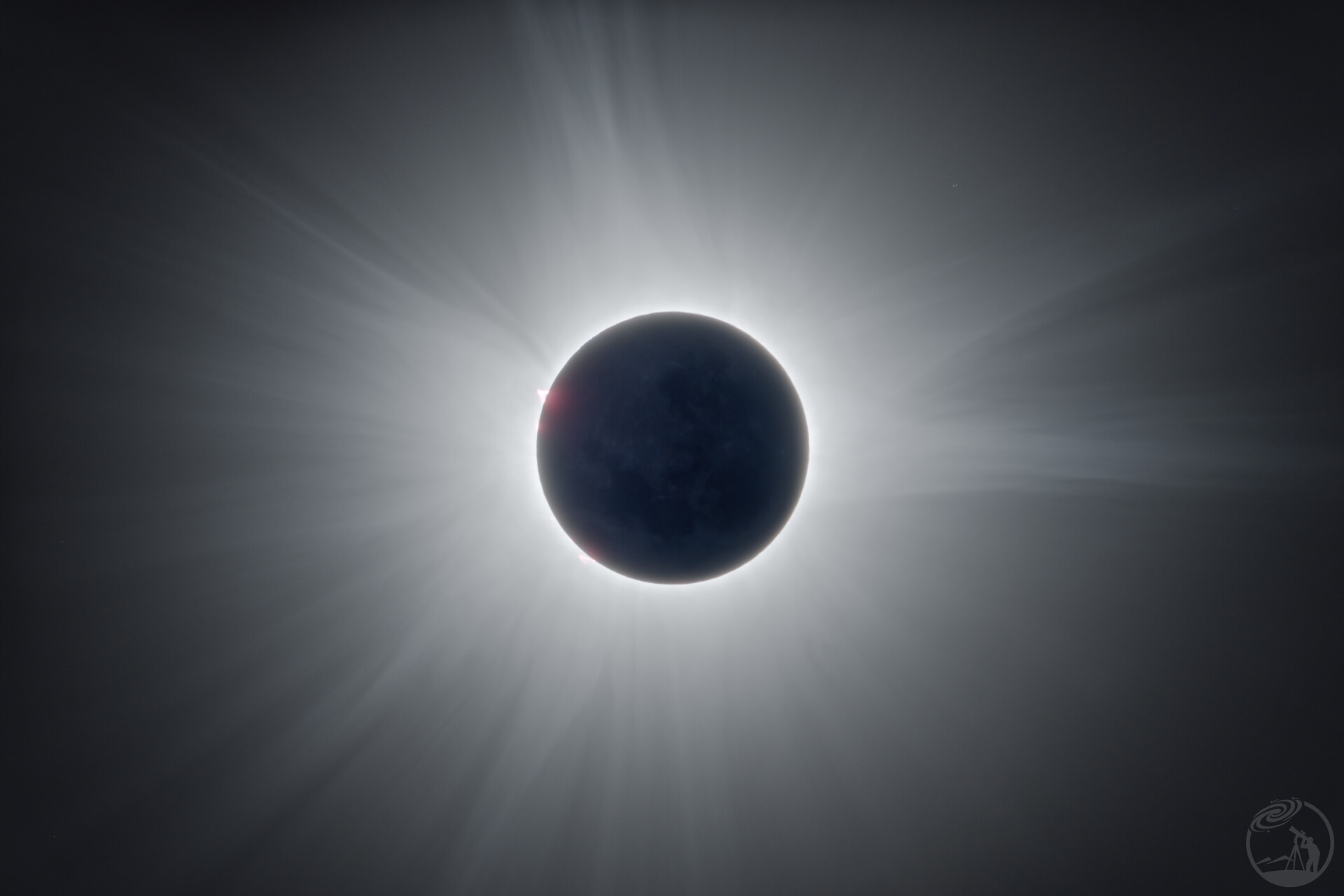 日全食HDR：日珥+日冕+月面