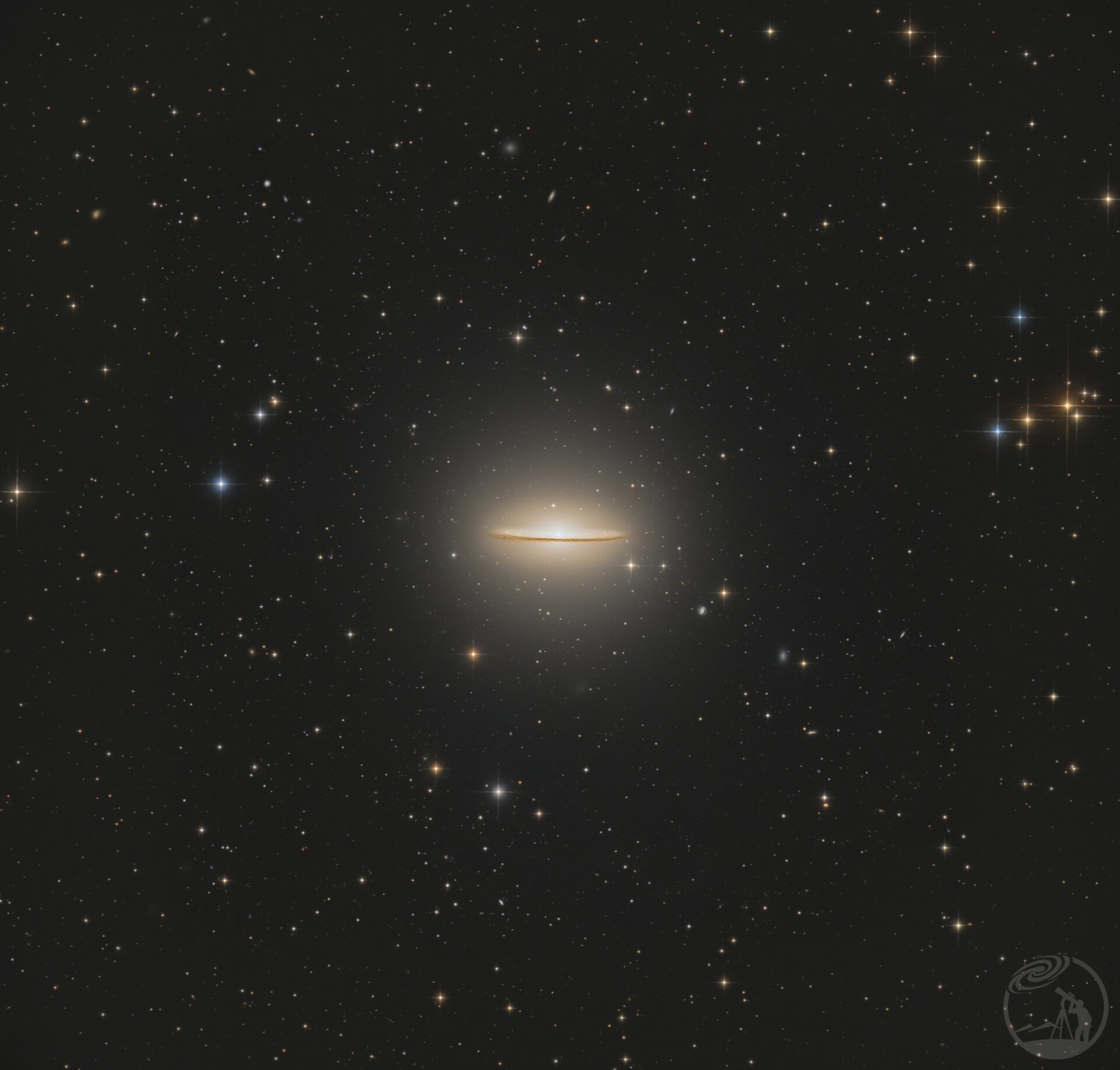 M104星系