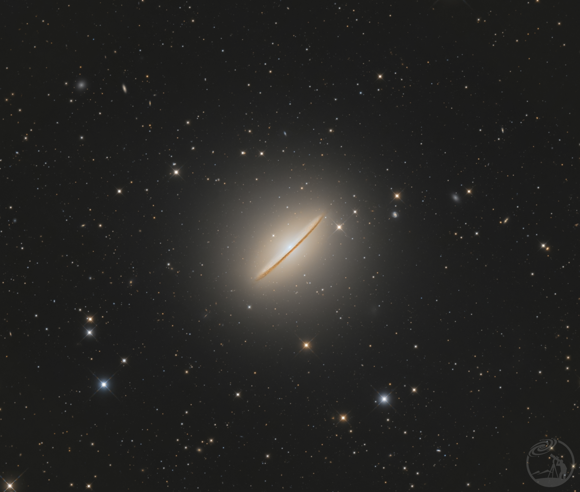 M104阔边帽星系