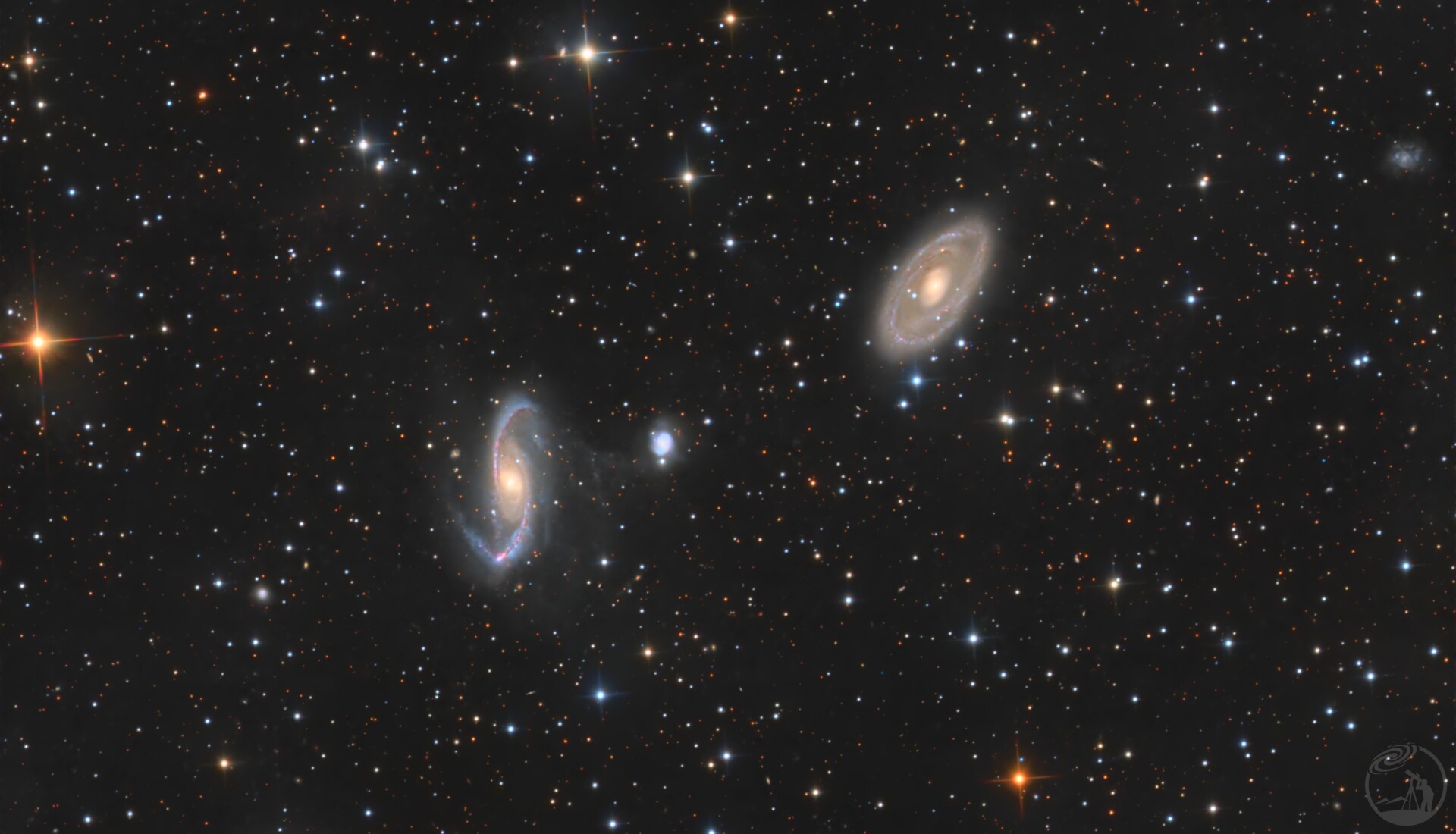 NGC3347&3358 溜溜球星系和鲍鱼星系