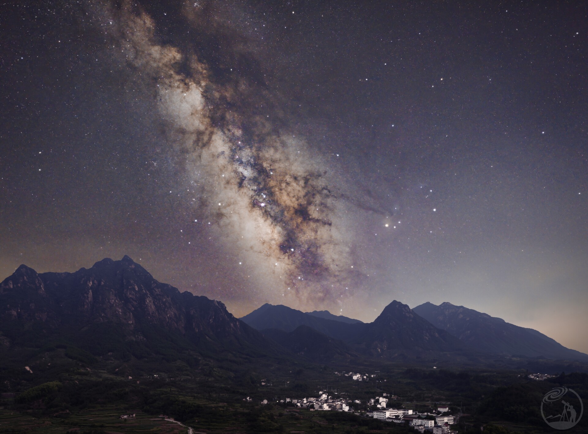 星空下的村落