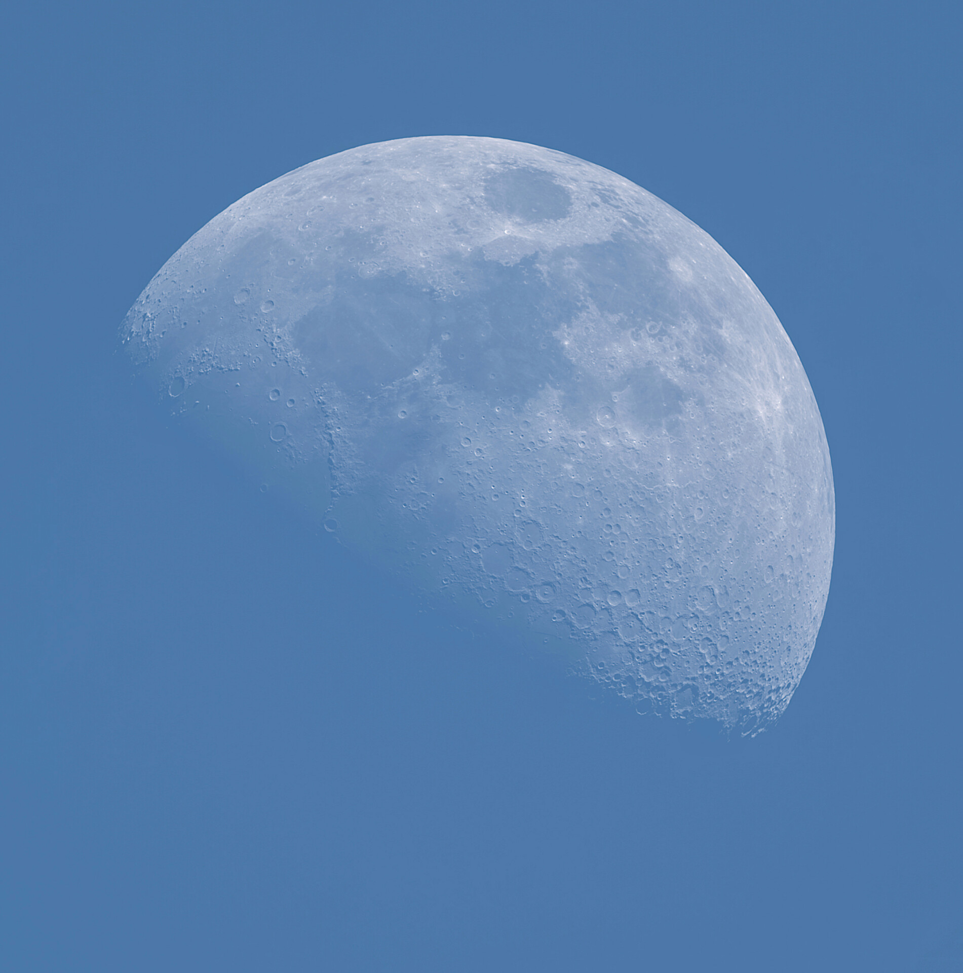 下午62%盈凸月🌔